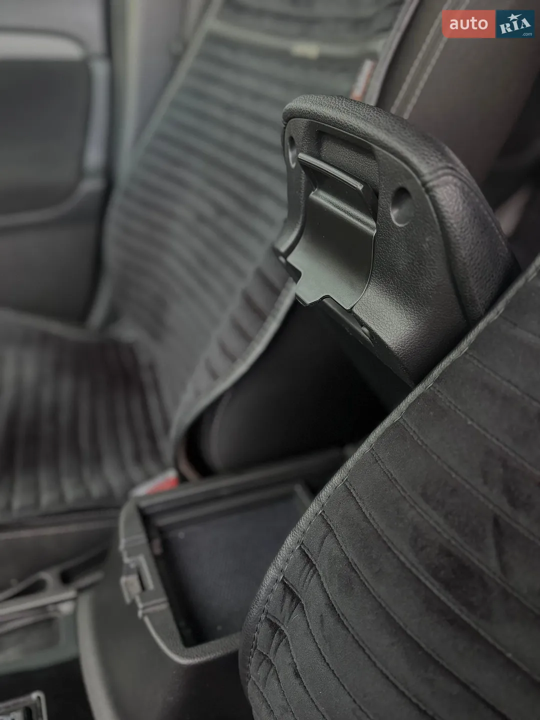 2016 Mitsubishi Outlander - мініатюра 22