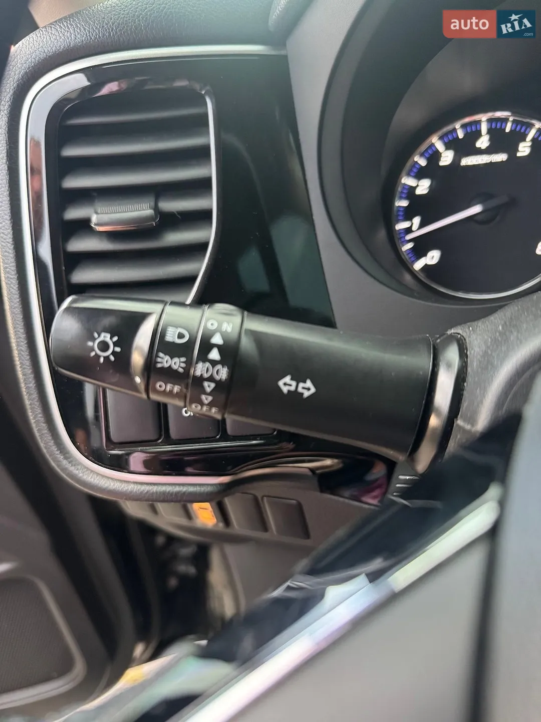 2016 Mitsubishi Outlander - мініатюра 39
