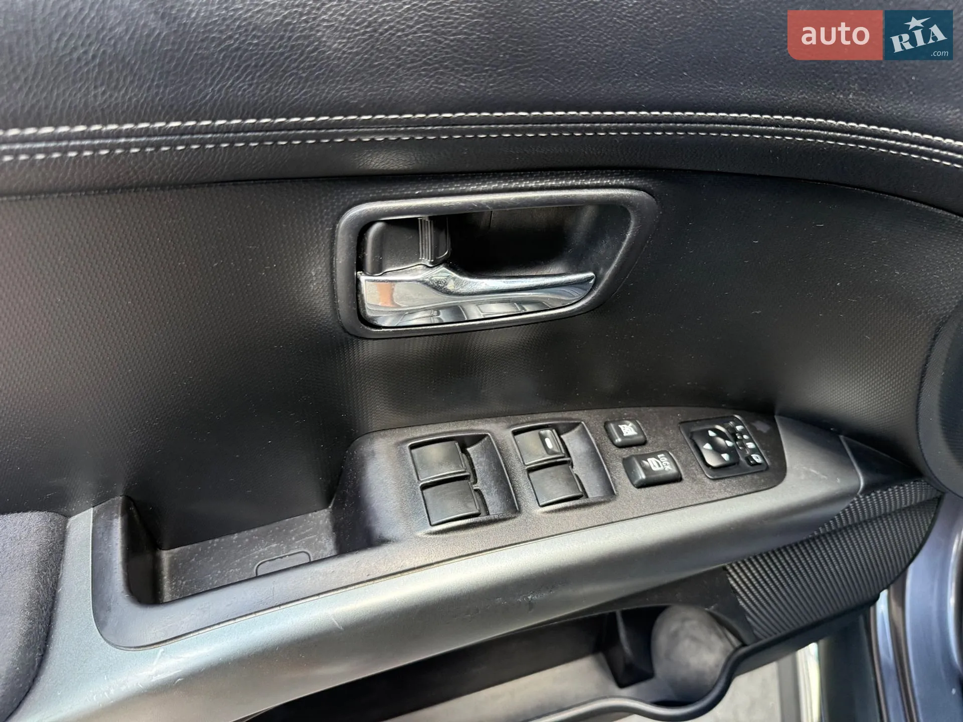 2012 Mitsubishi Outlander - мініатюра 23