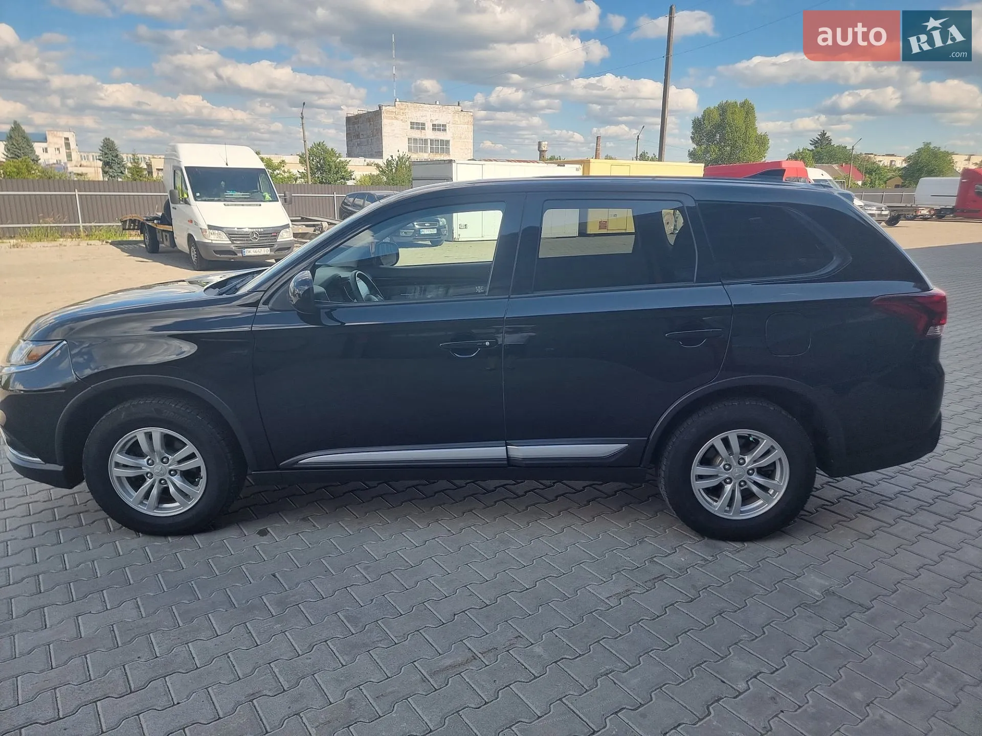 2020 Mitsubishi Outlander - мініатюра 6