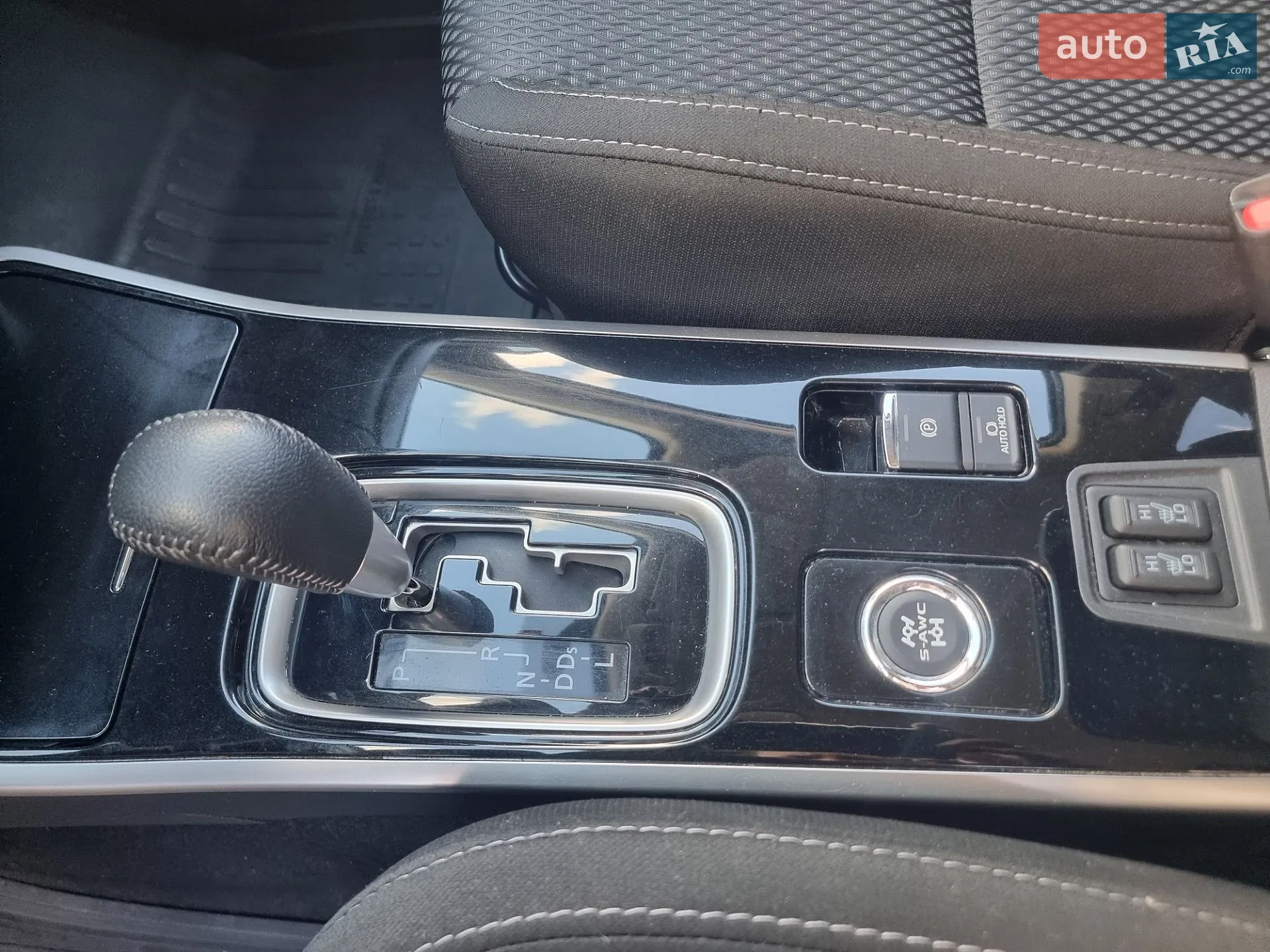 2020 Mitsubishi Outlander - мініатюра 25
