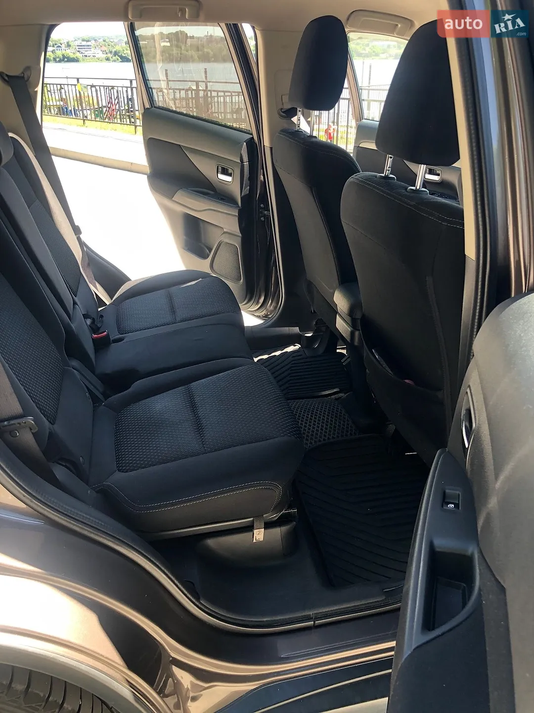 2017 Mitsubishi Outlander - мініатюра 12