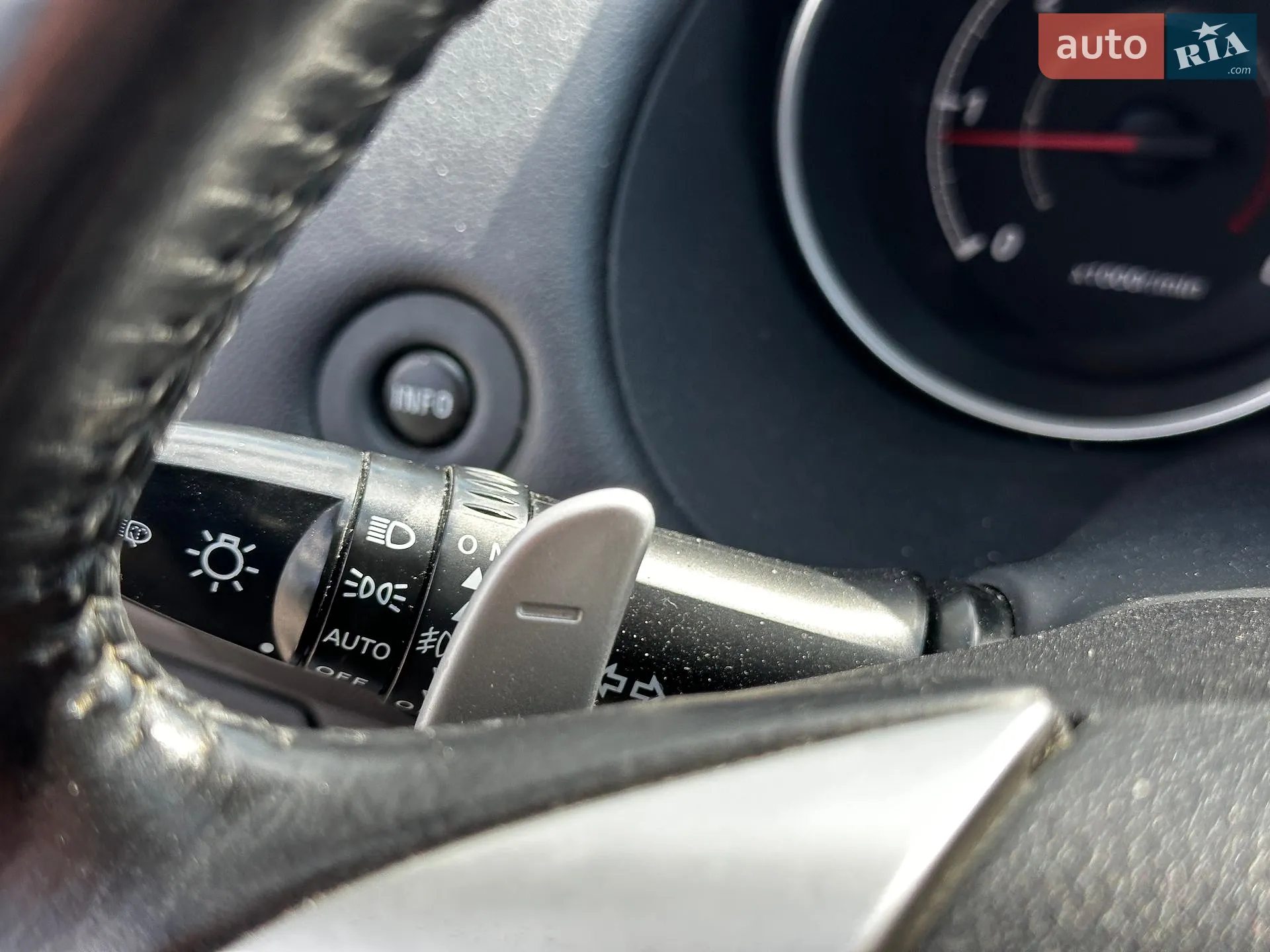 2010 Mitsubishi Outlander - мініатюра 32