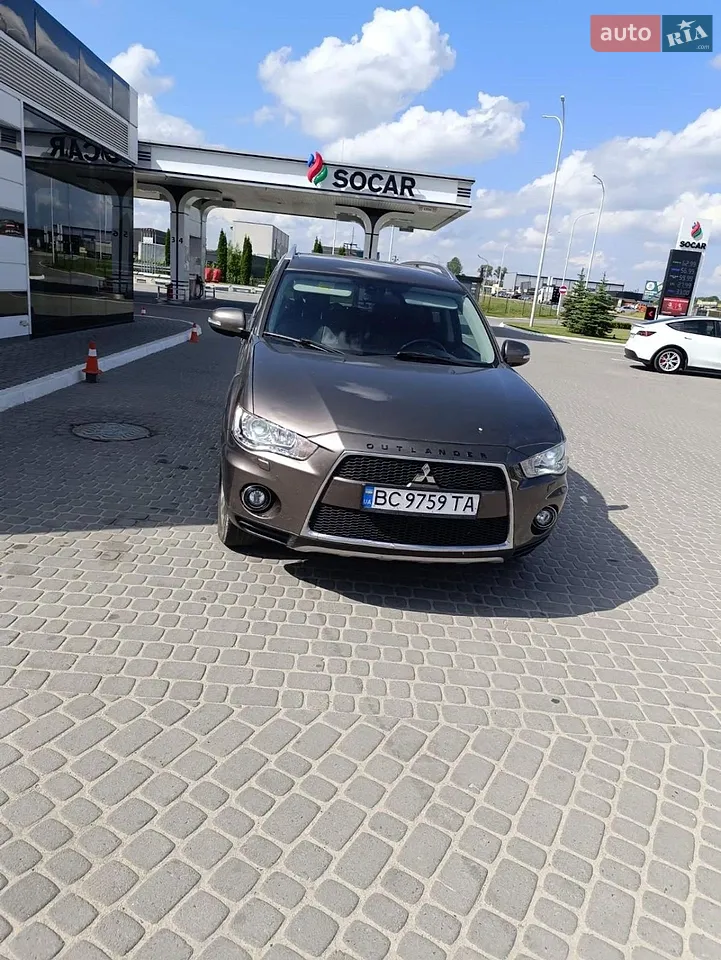 2010 Mitsubishi Outlander - мініатюра 15