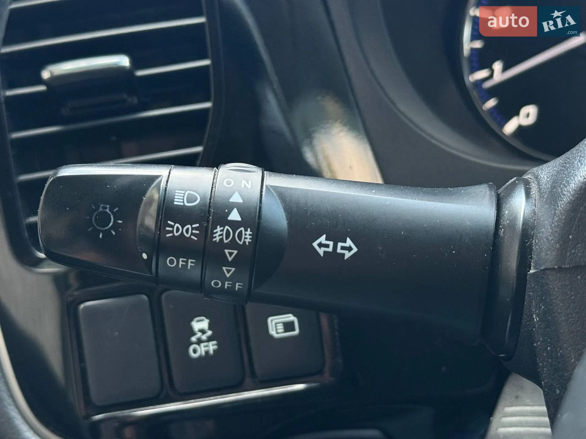 2018 Mitsubishi Outlander - мініатюра 21
