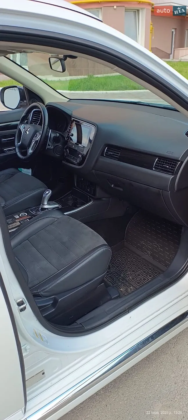 2018 Mitsubishi Outlander - мініатюра 13