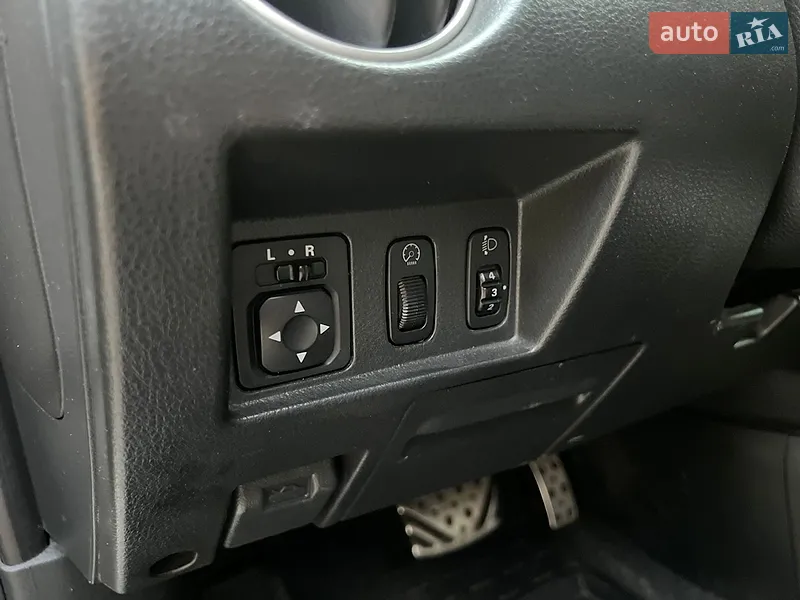 Mitsubishi Outlander 2006 VIN JMBXRCU5W7U000678 фото оголошення 32 з 153