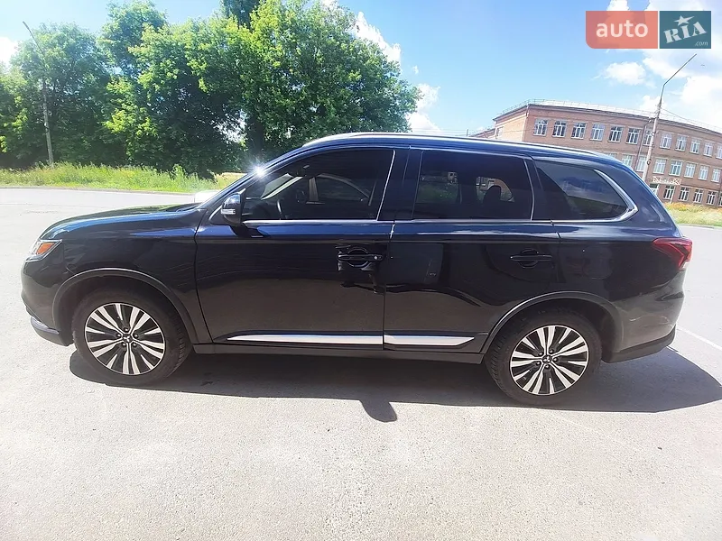Mitsubishi Outlander 2019 VIN JA4AZ3A31LZ025228 фото оголошення 6 з 51