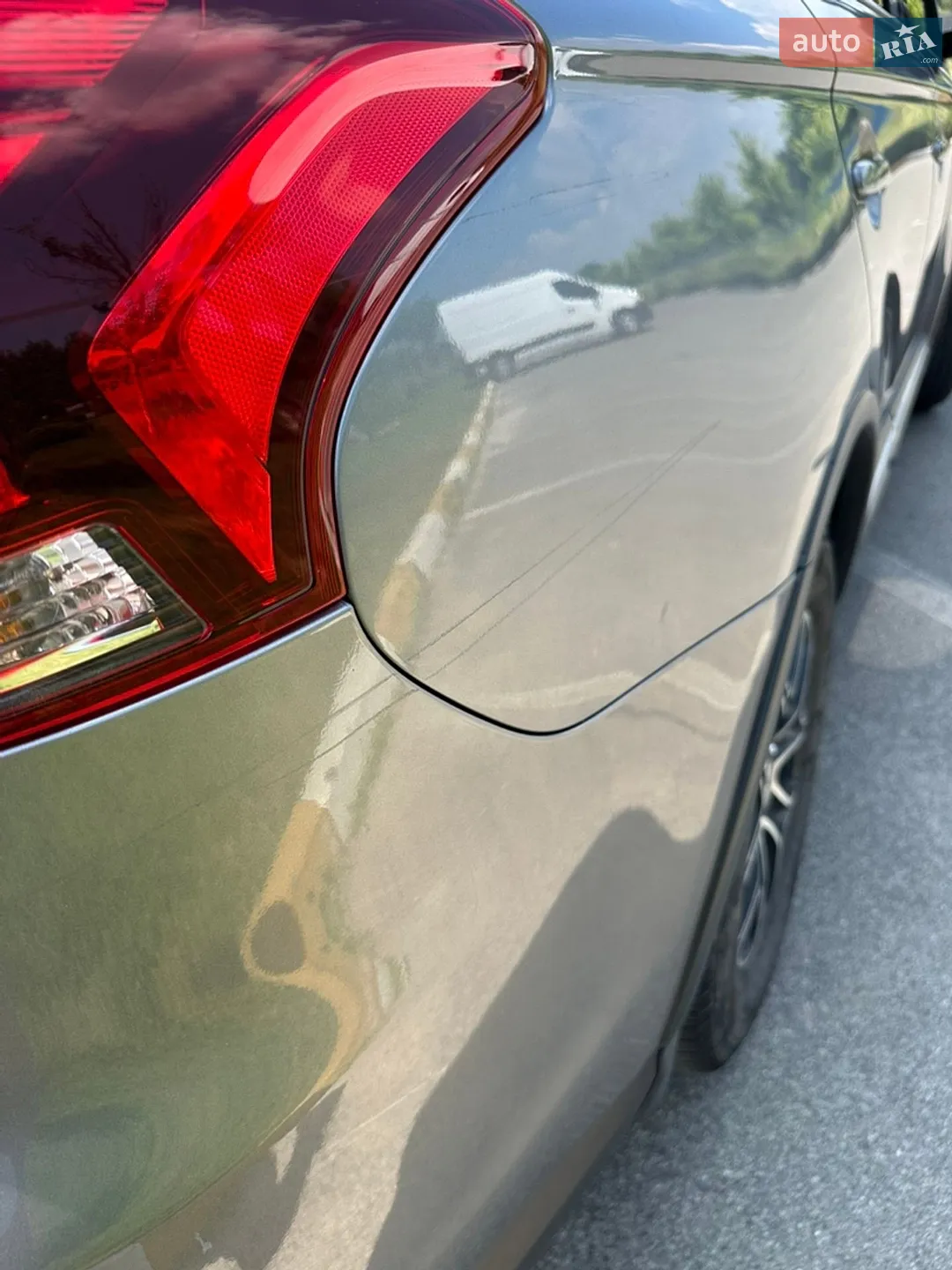 2016 Mitsubishi Outlander - мініатюра 10