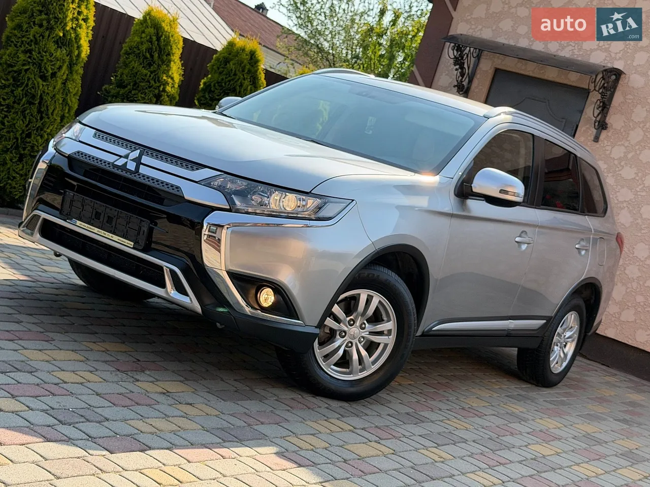 2019 Mitsubishi Outlander - мініатюра 9