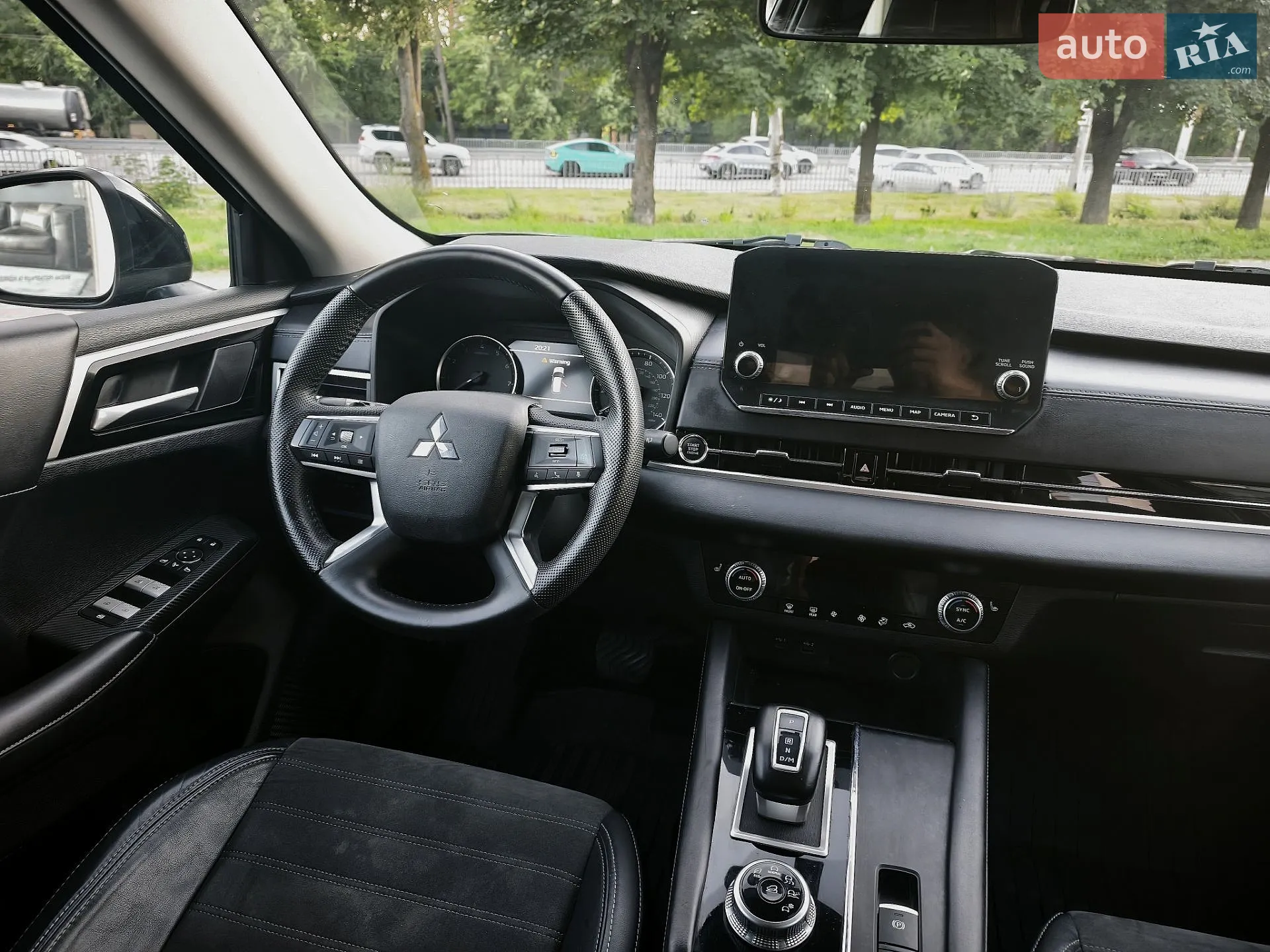 2022 Mitsubishi Outlander - мініатюра 19