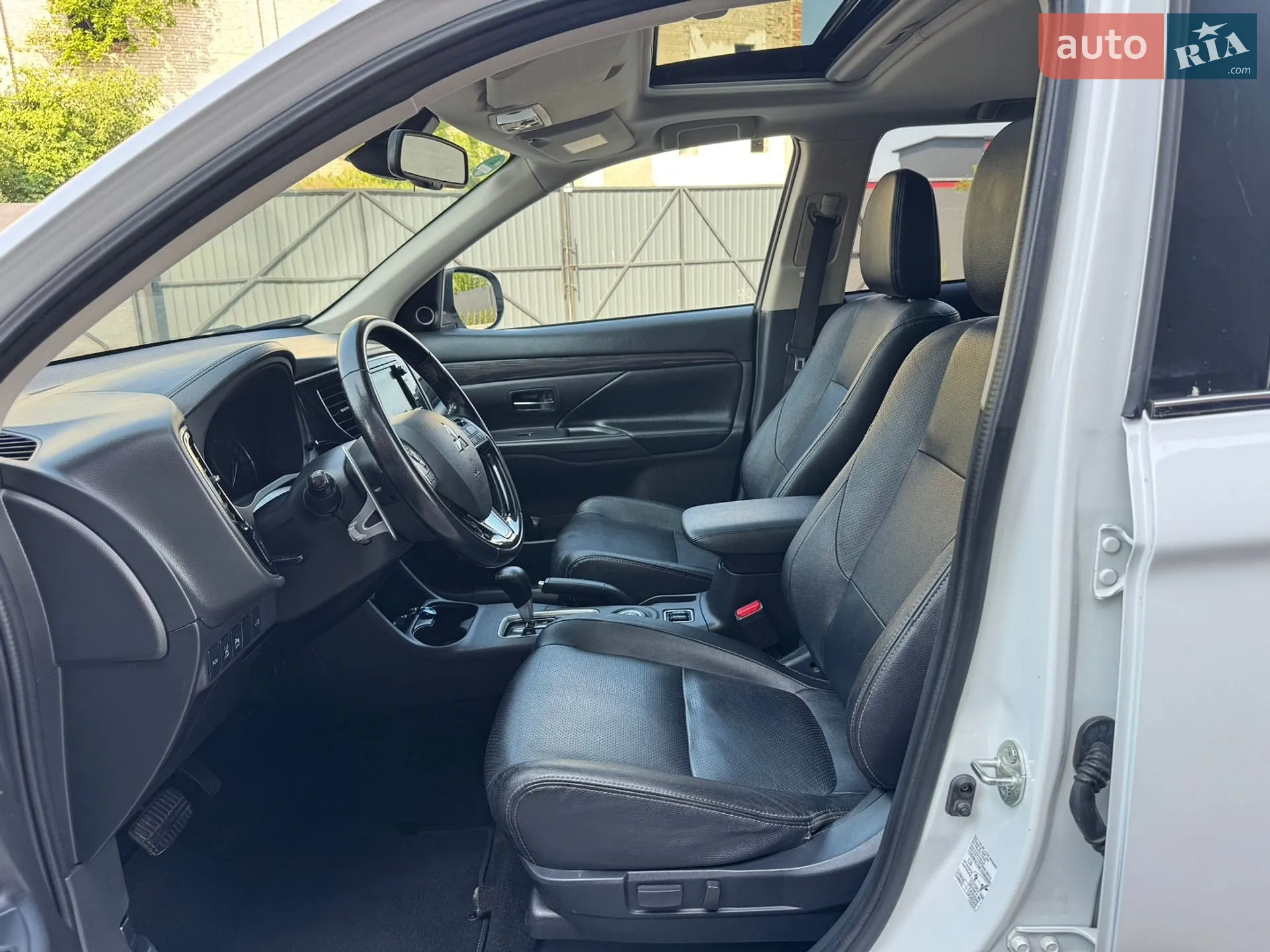 2016 Mitsubishi Outlander - мініатюра 13