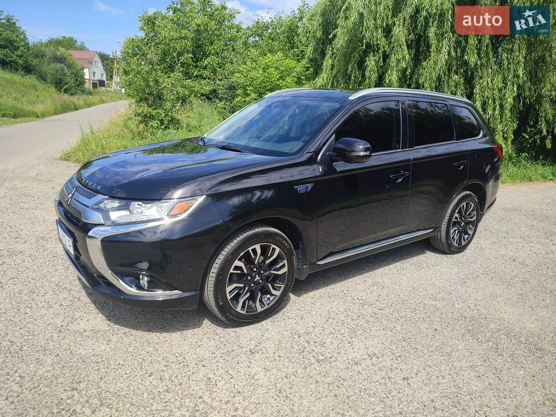 2018 Mitsubishi Outlander - фото 1
