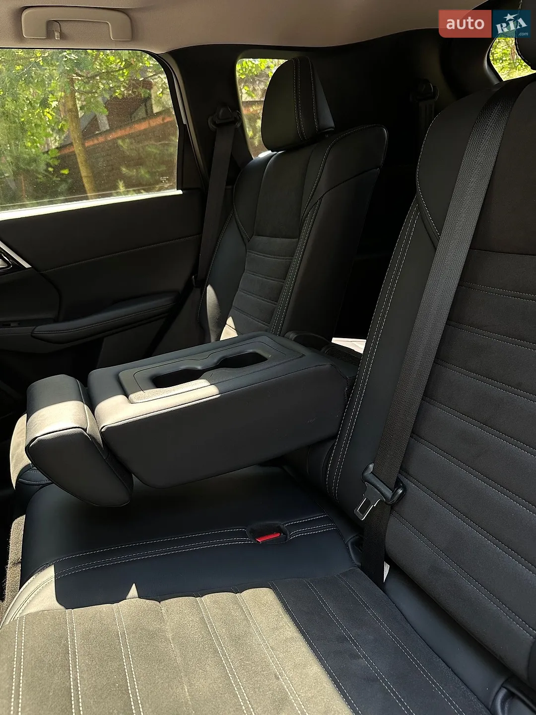 2024 Mitsubishi Outlander - мініатюра 32