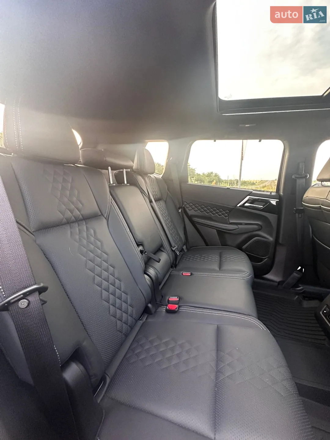 2025 Mitsubishi Outlander - мініатюра 45