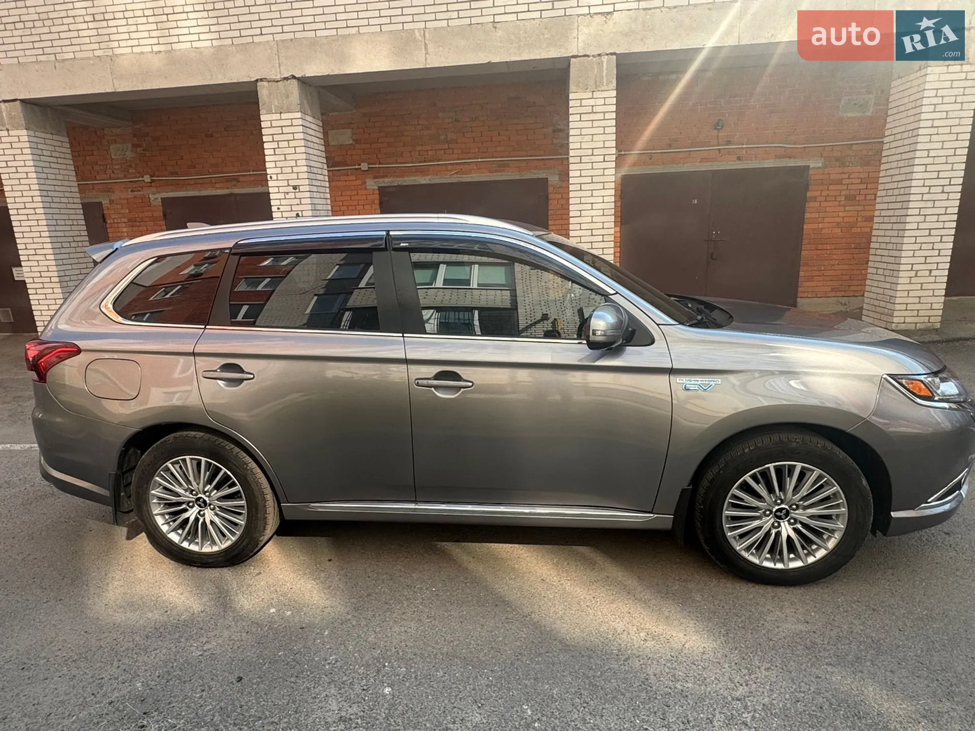 2021 Mitsubishi Outlander - мініатюра 5