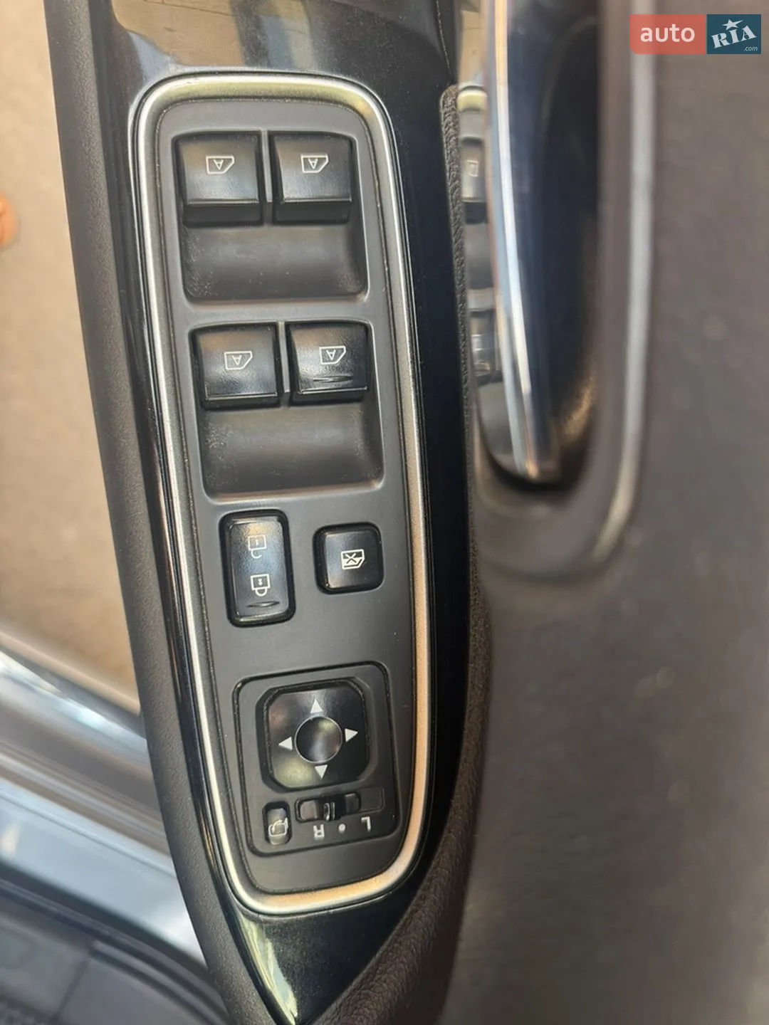 2021 Mitsubishi Outlander - мініатюра 21