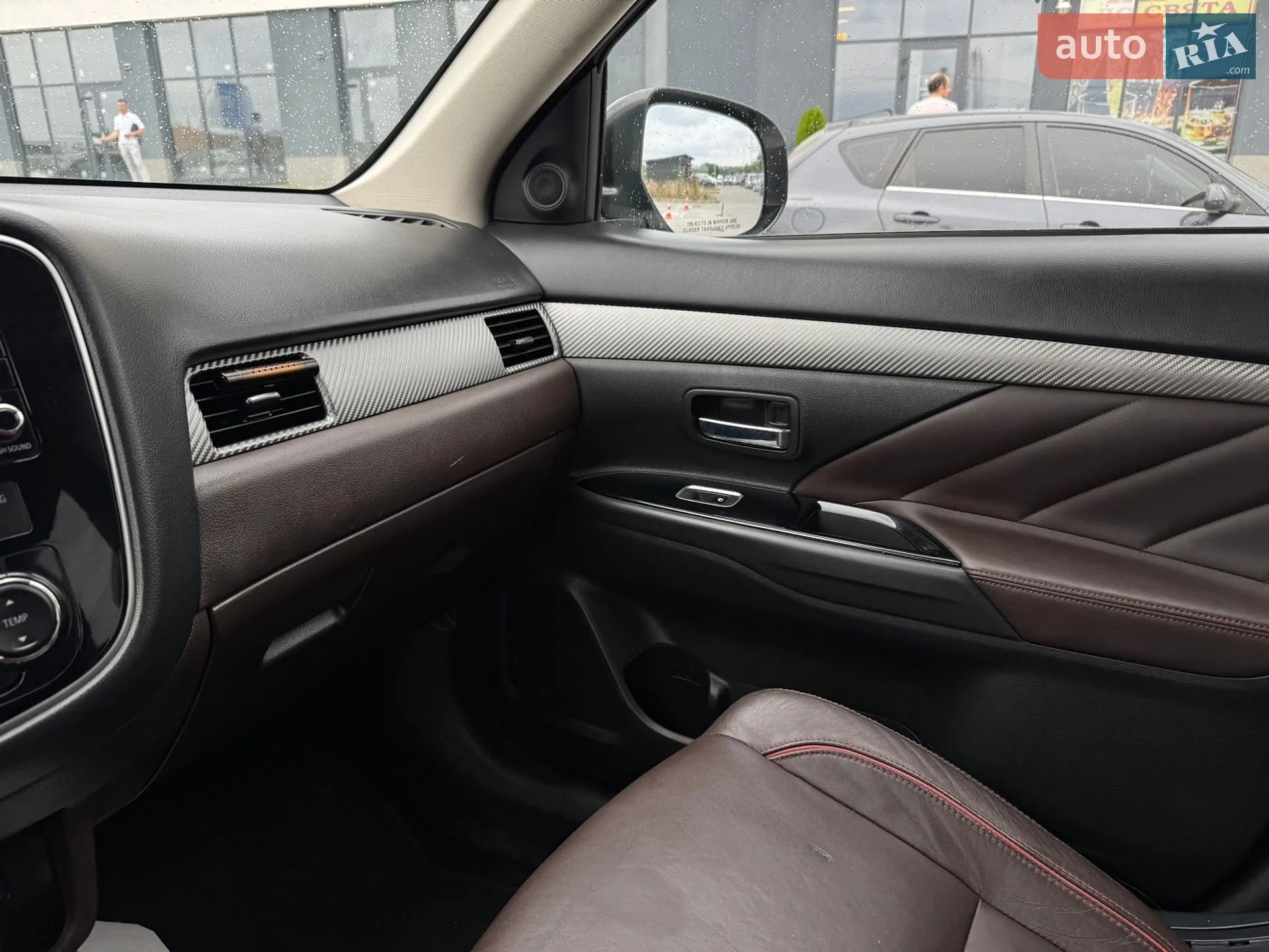 2016 Mitsubishi Outlander - мініатюра 30