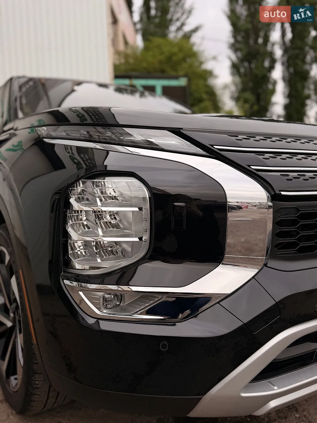 2024 Mitsubishi Outlander - фото 1