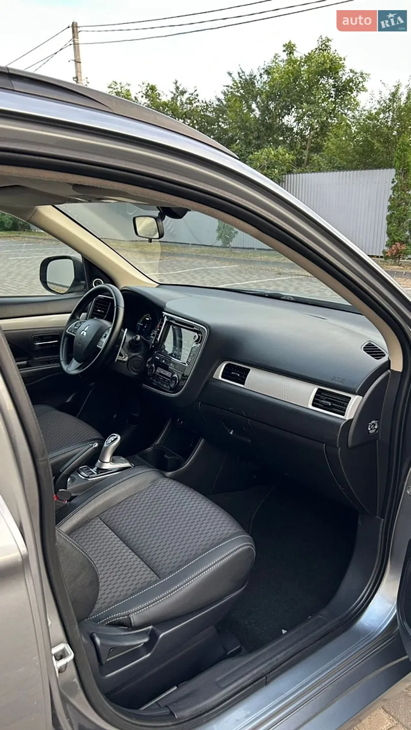 2014 Mitsubishi Outlander - мініатюра 38