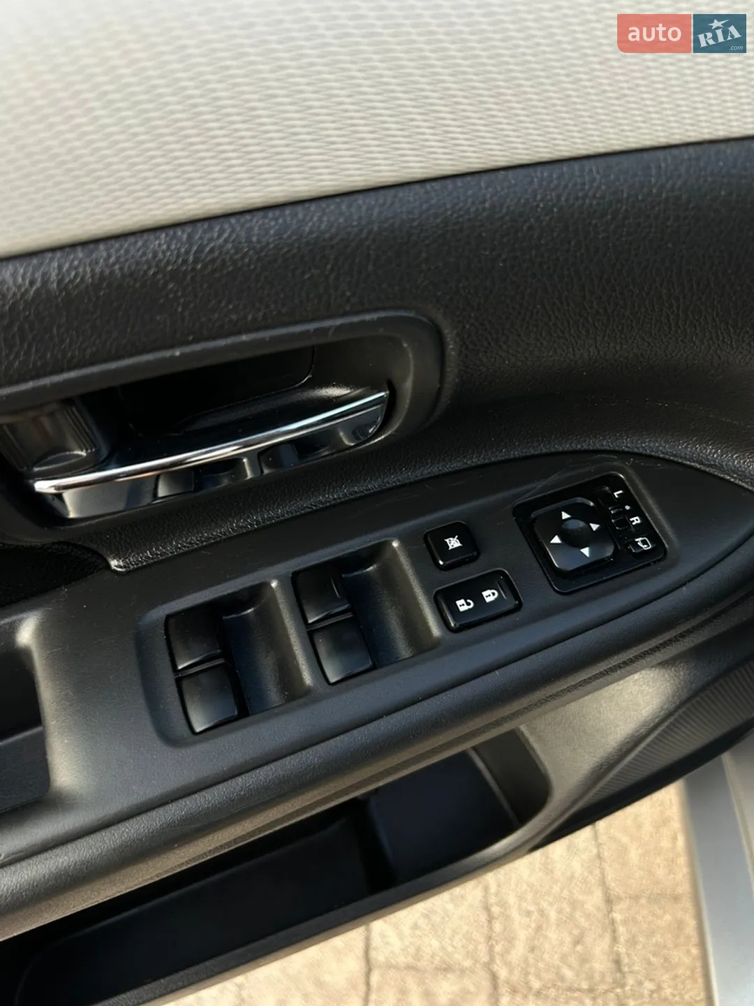 2014 Mitsubishi Outlander - мініатюра 48