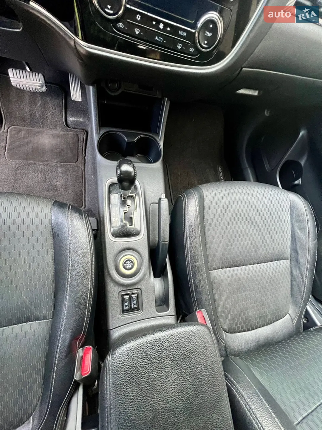 2014 Mitsubishi Outlander - мініатюра 24