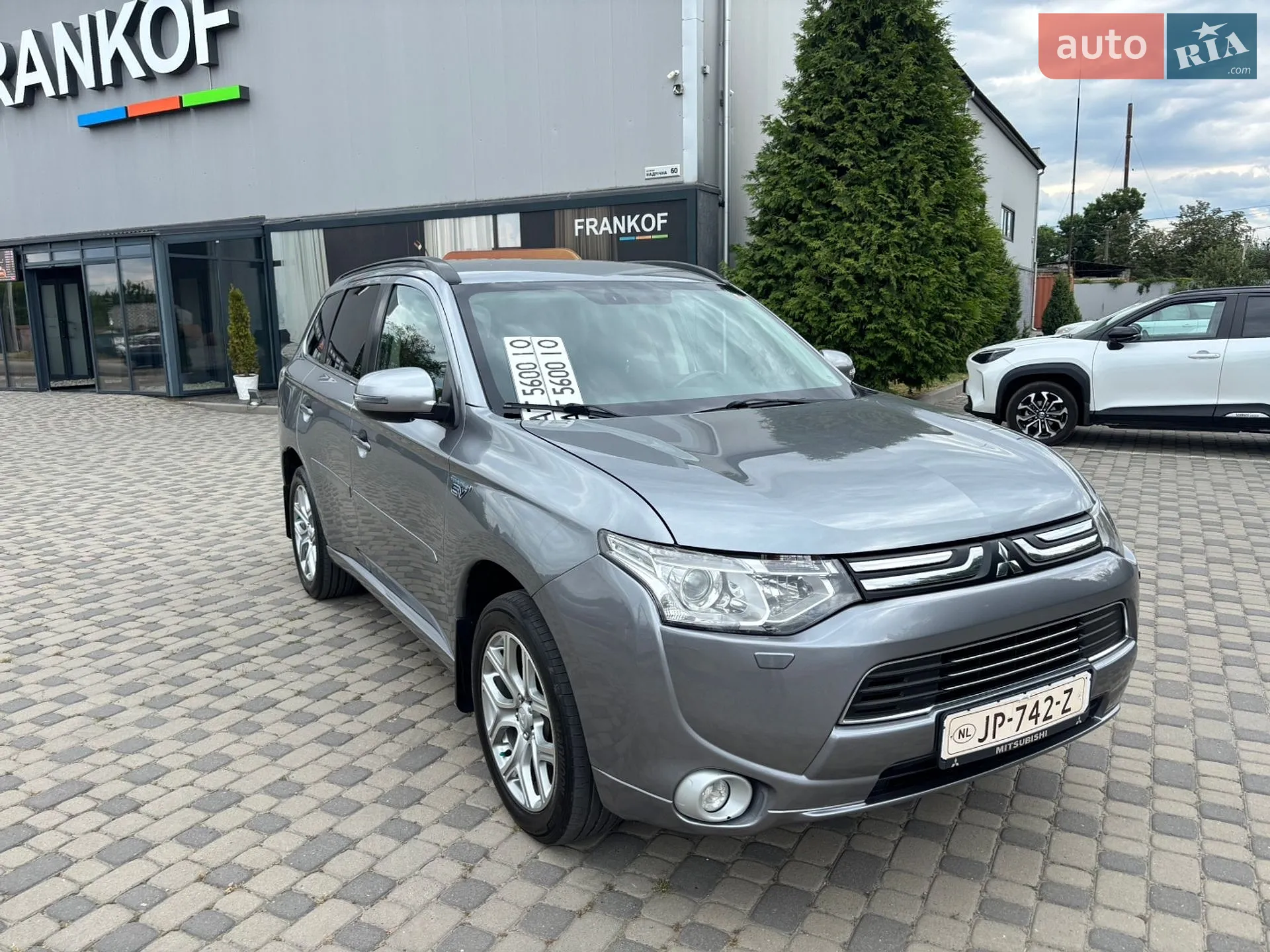 2013 Mitsubishi Outlander - фото 1