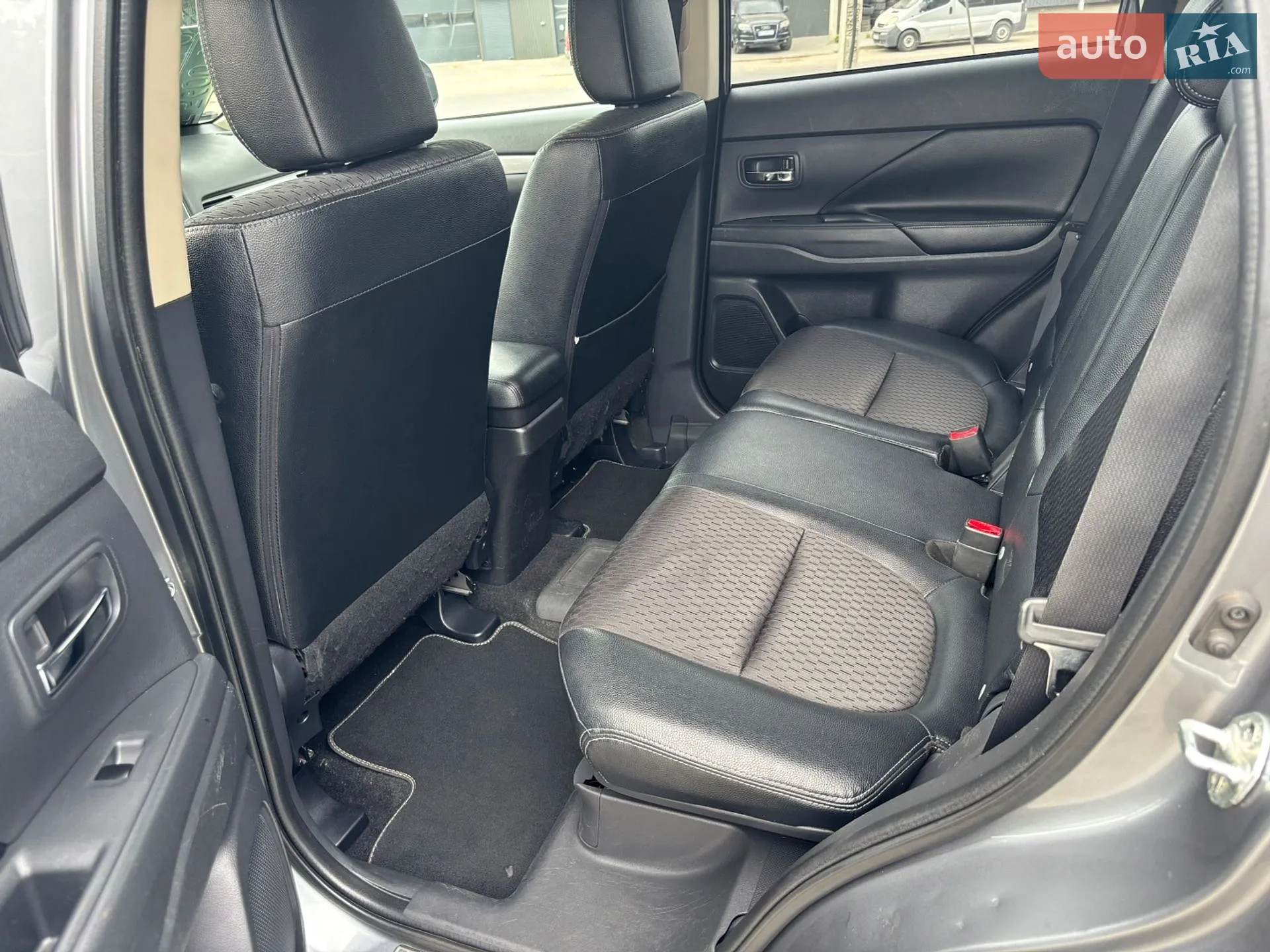 2013 Mitsubishi Outlander - мініатюра 29