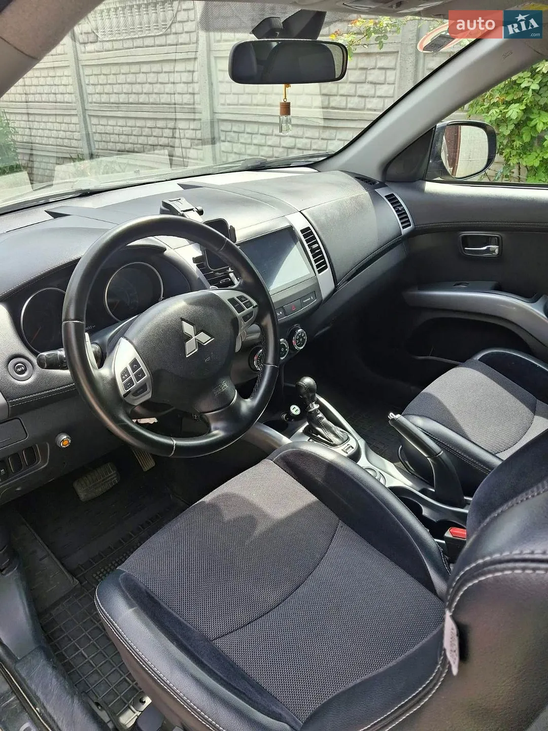 2010 Mitsubishi Outlander - мініатюра 12