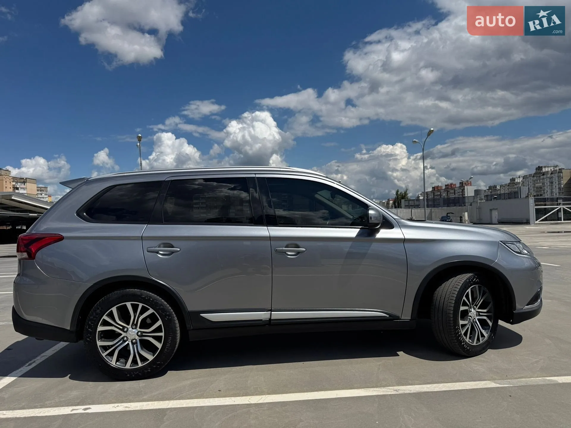 2016 Mitsubishi Outlander - мініатюра 9