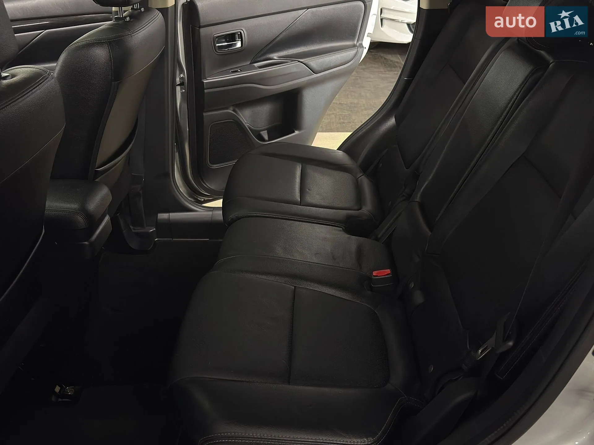 2018 Mitsubishi Outlander - мініатюра 24