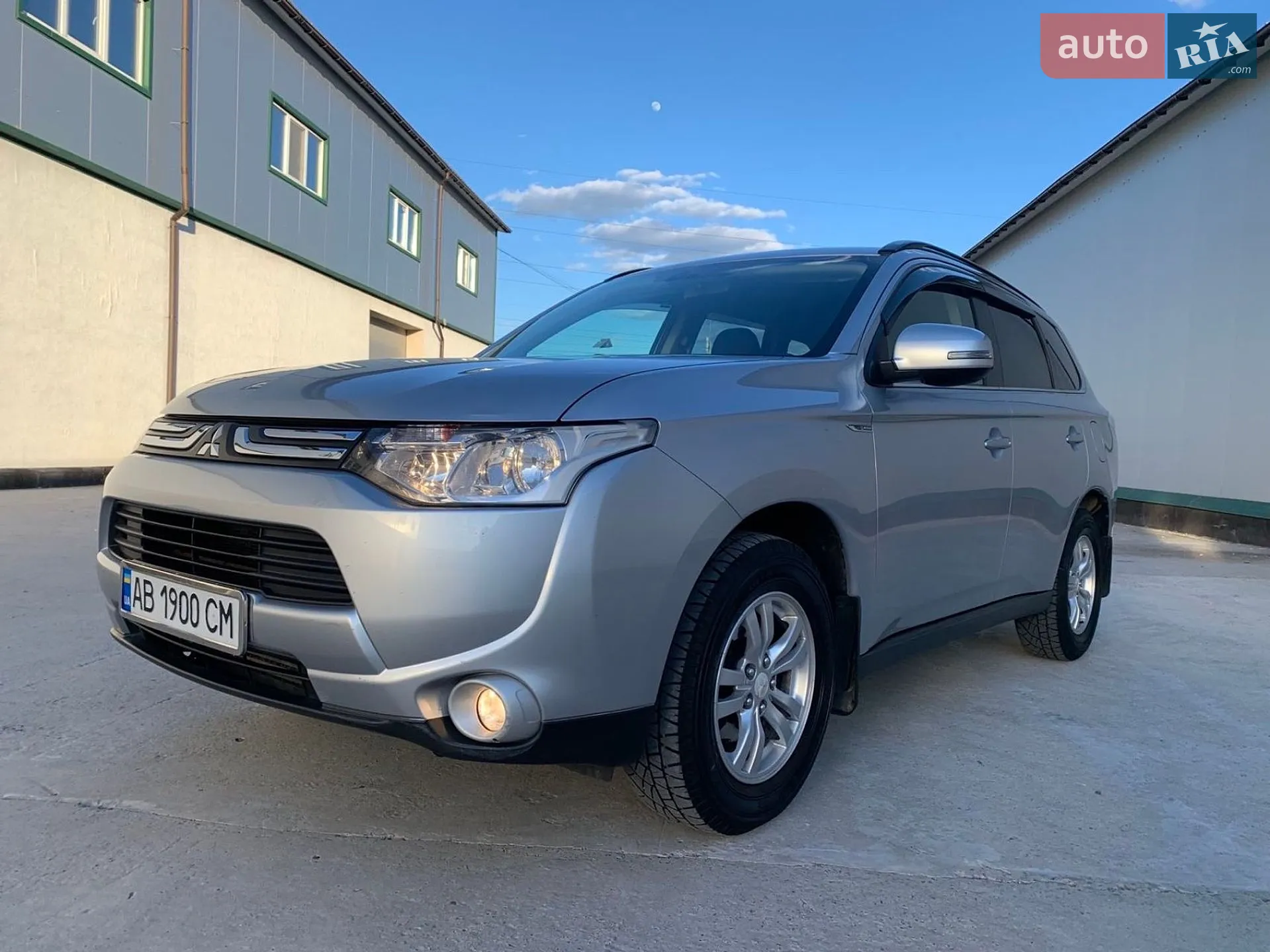 2012 Mitsubishi Outlander - фото 1