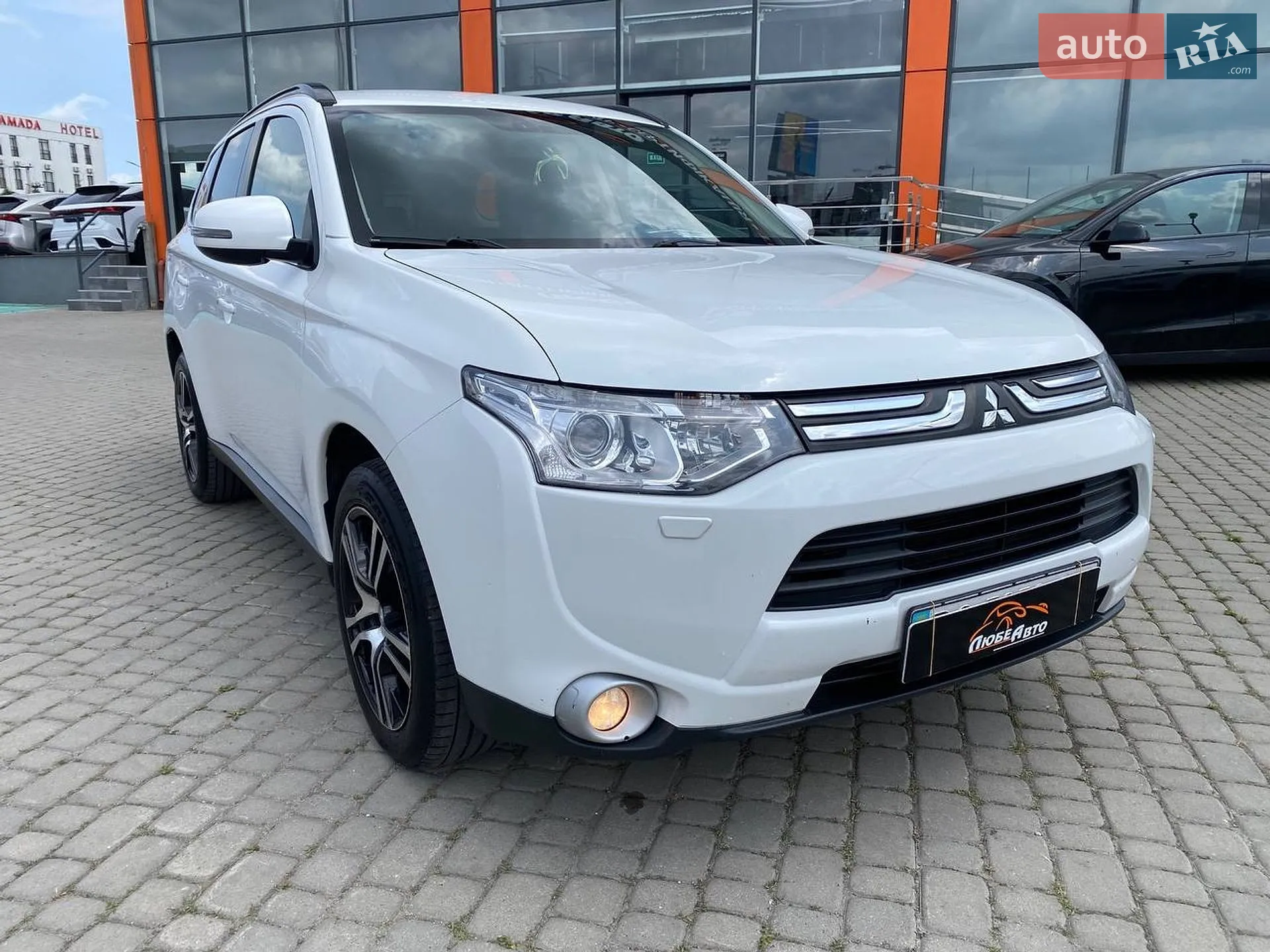 2012 Mitsubishi Outlander - фото 1