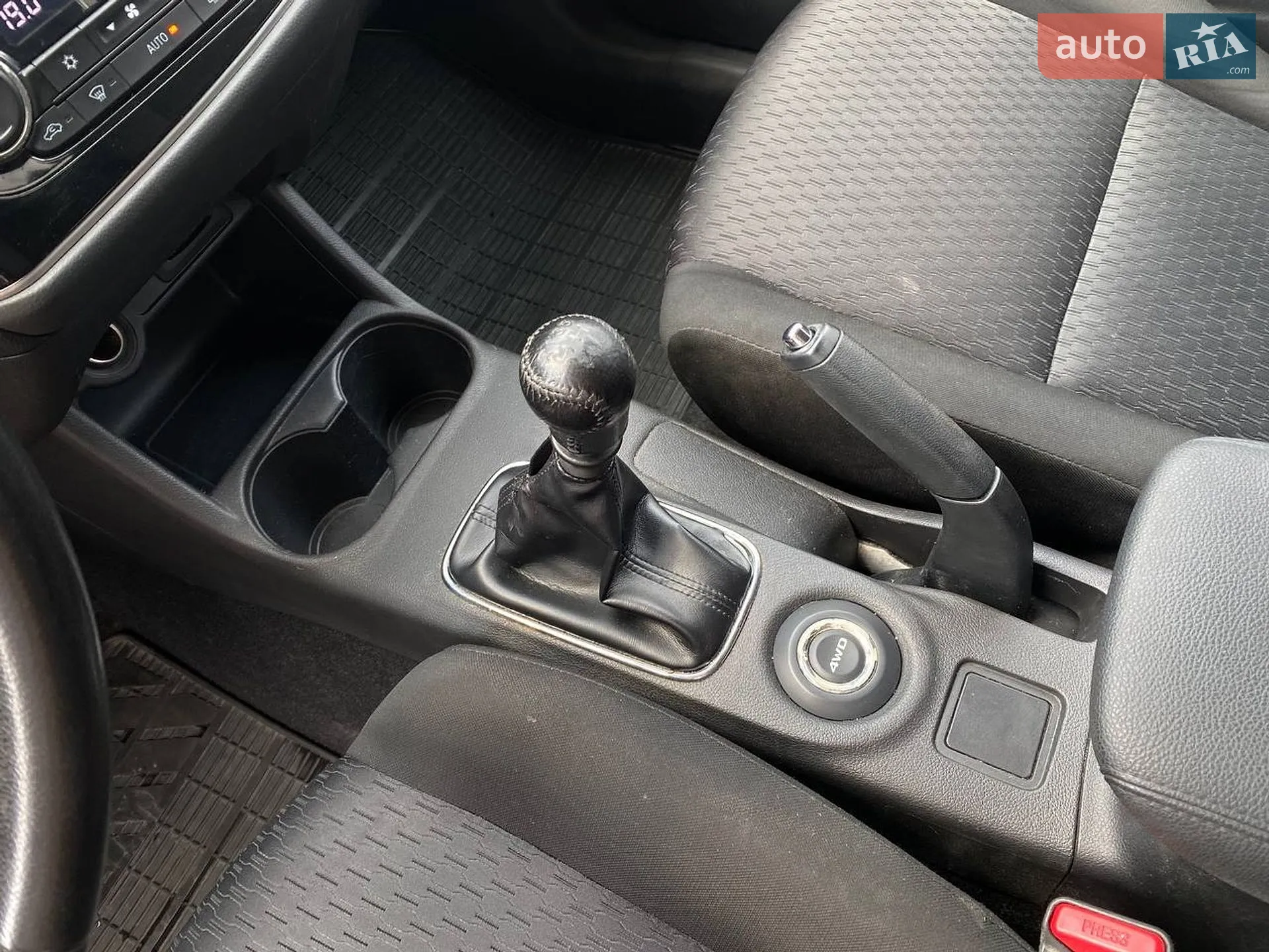 2012 Mitsubishi Outlander - мініатюра 16