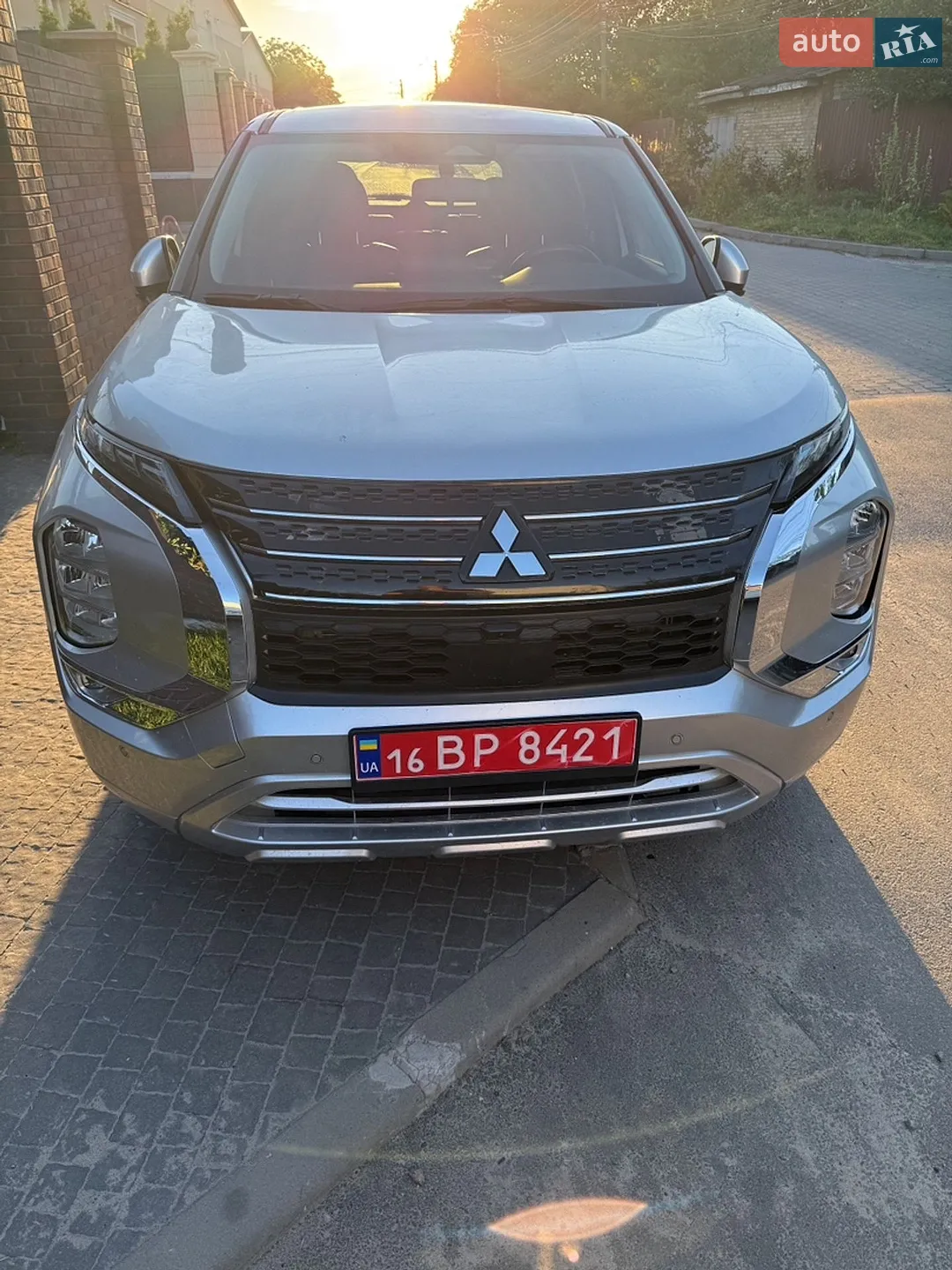 2023 Mitsubishi Outlander - фото 1