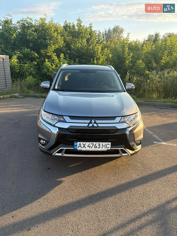 2018 Mitsubishi Outlander - мініатюра 16