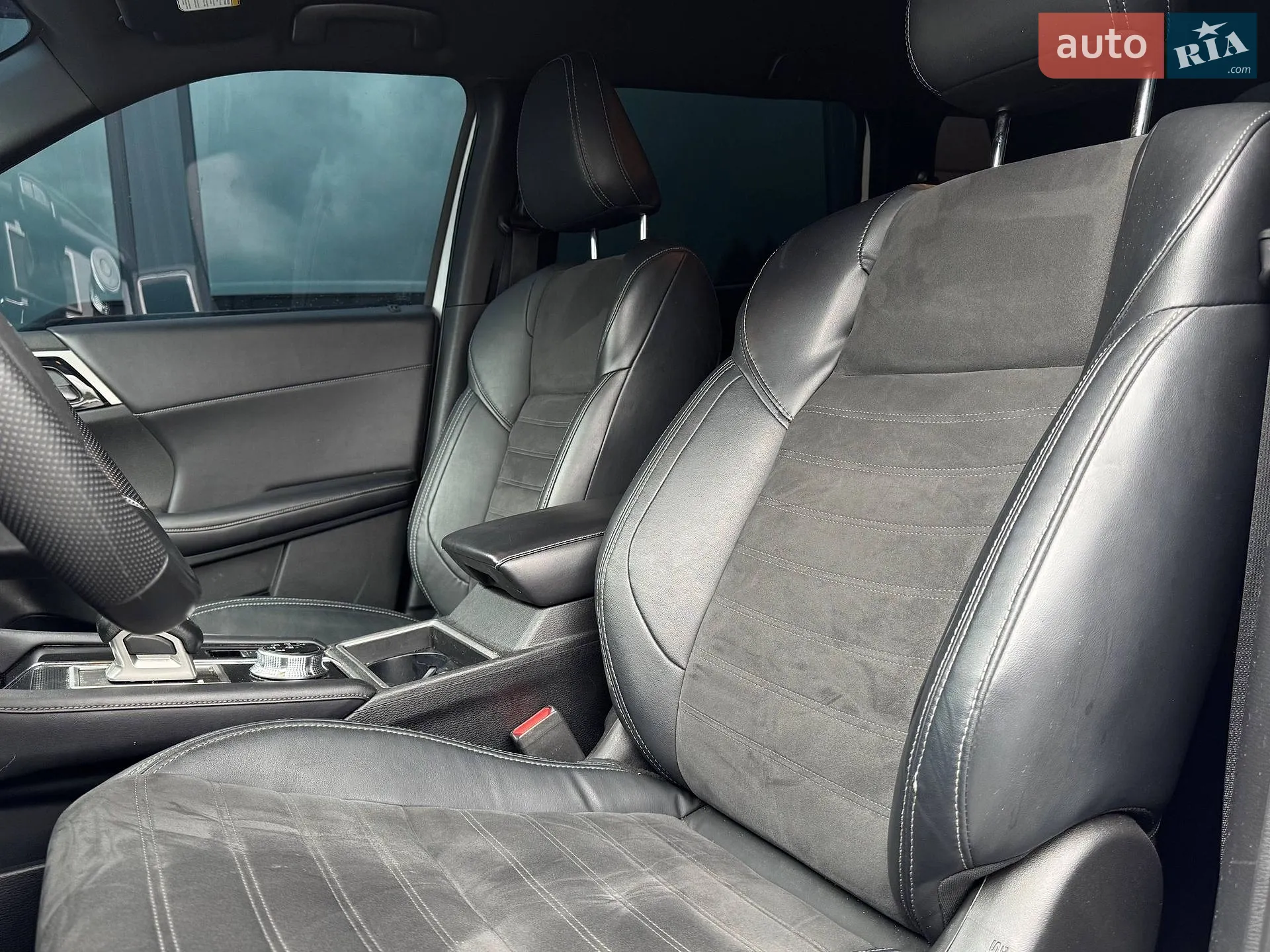 2022 Mitsubishi Outlander - мініатюра 30
