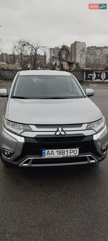 2019 Mitsubishi Outlander - мініатюра 19