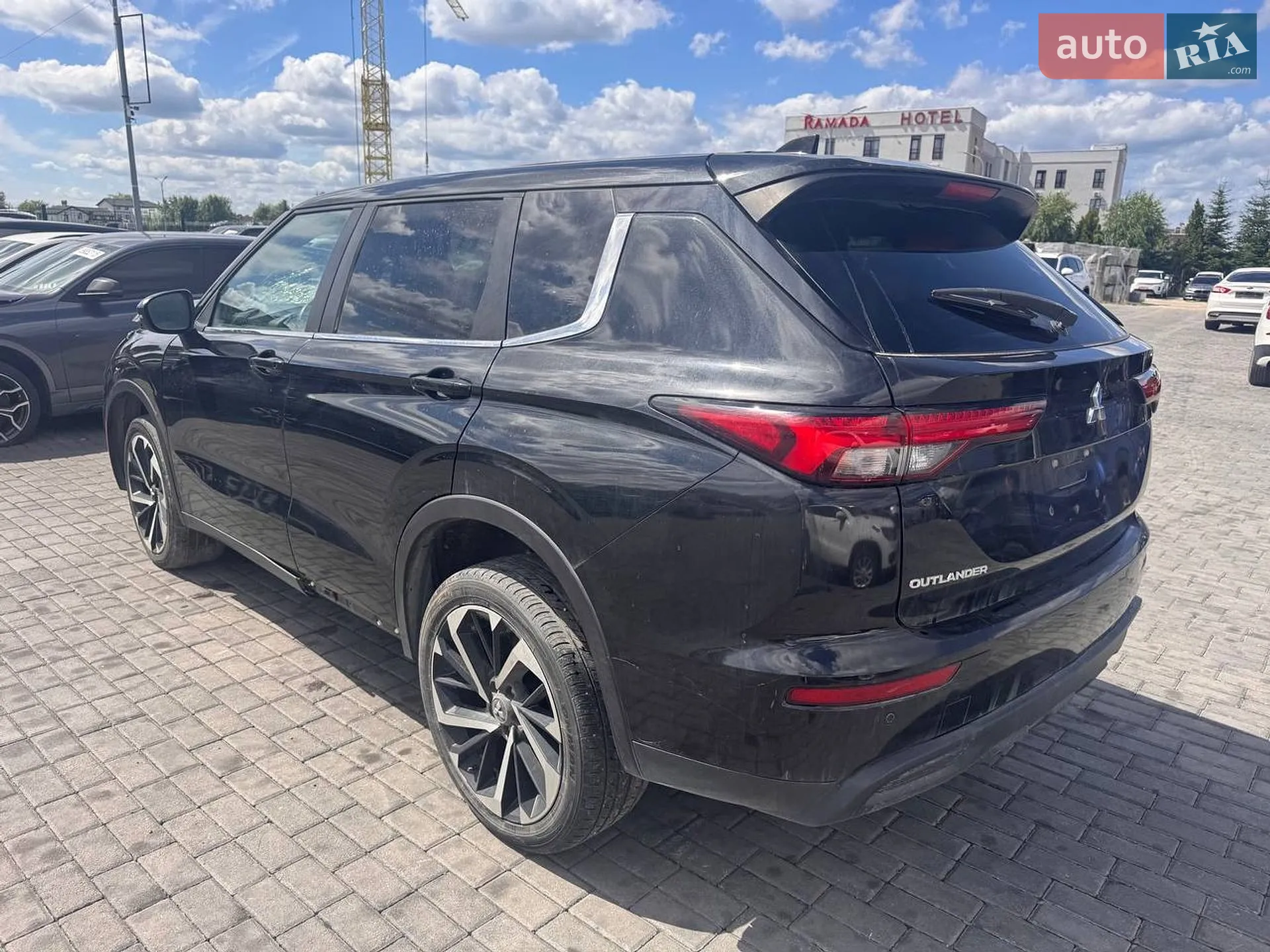 2021 Mitsubishi Outlander - мініатюра 8
