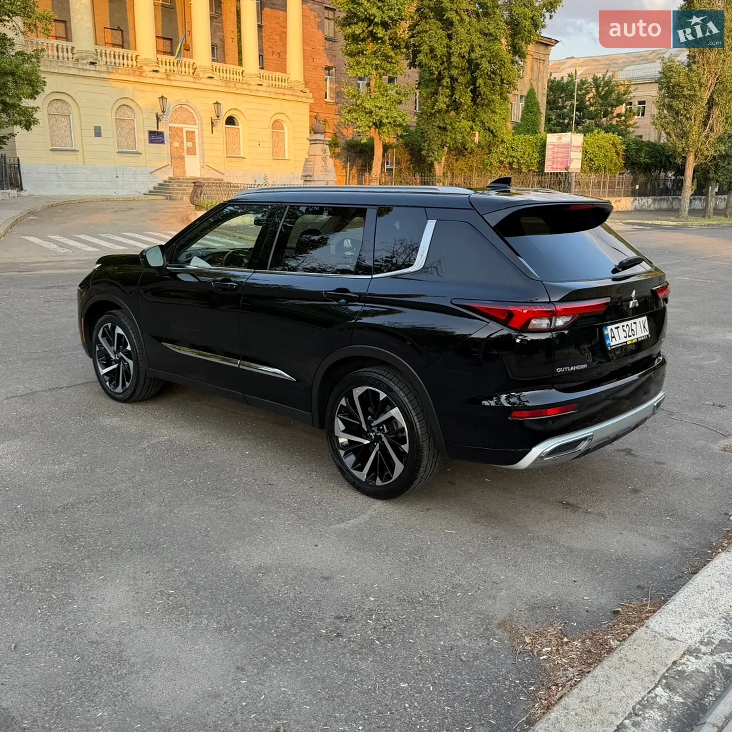 2021 Mitsubishi Outlander - мініатюра 4