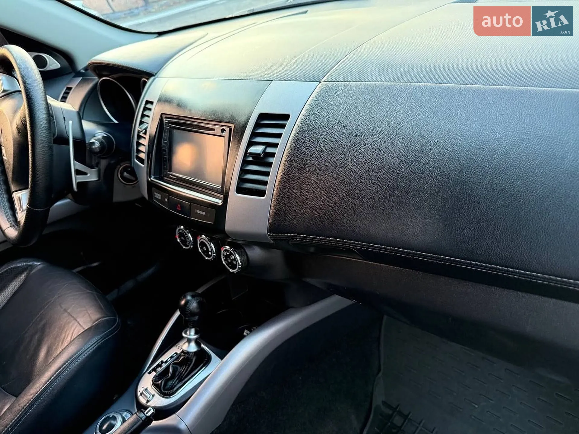 2010 Mitsubishi Outlander - мініатюра 19