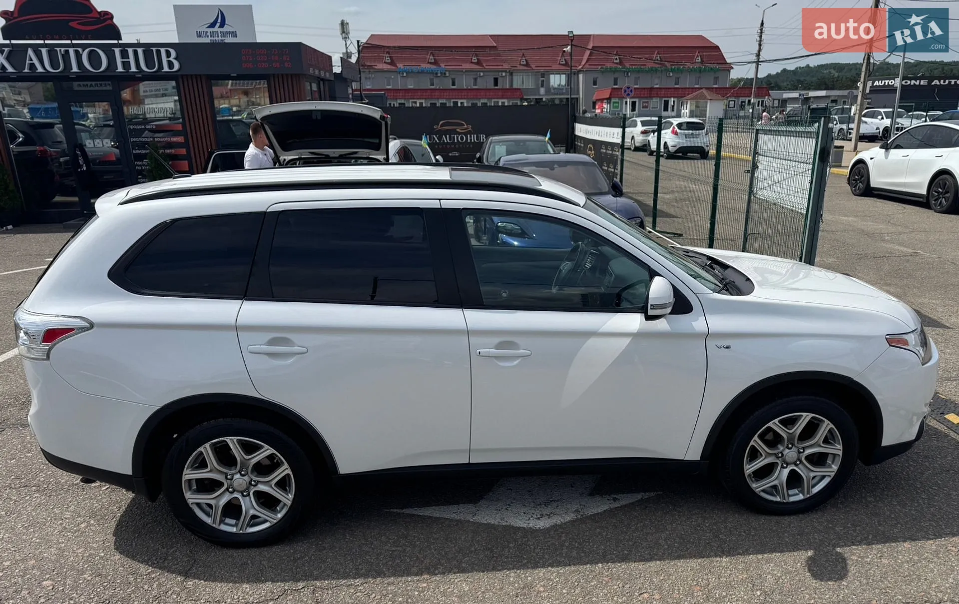 2014 Mitsubishi Outlander - мініатюра 14