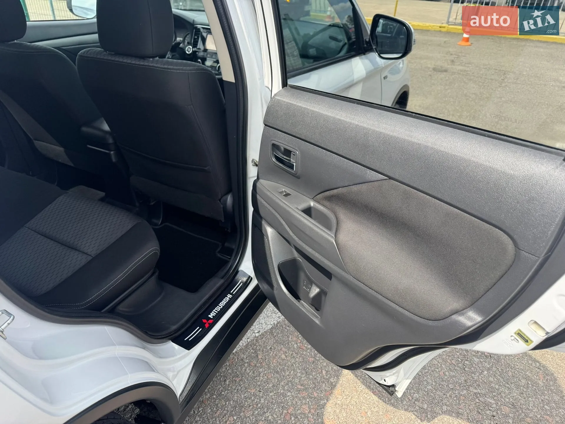 2014 Mitsubishi Outlander - мініатюра 25