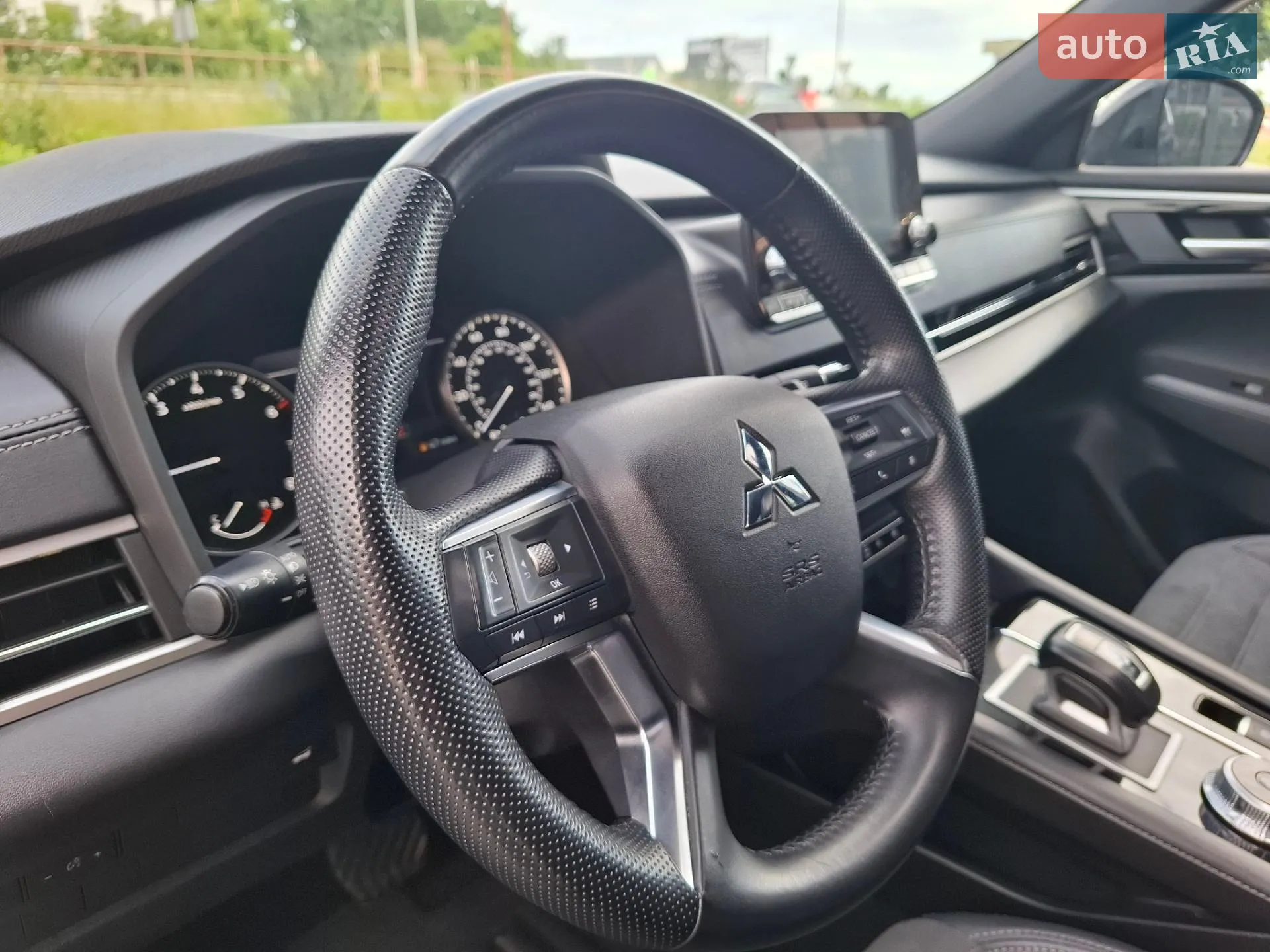 2022 Mitsubishi Outlander - мініатюра 23