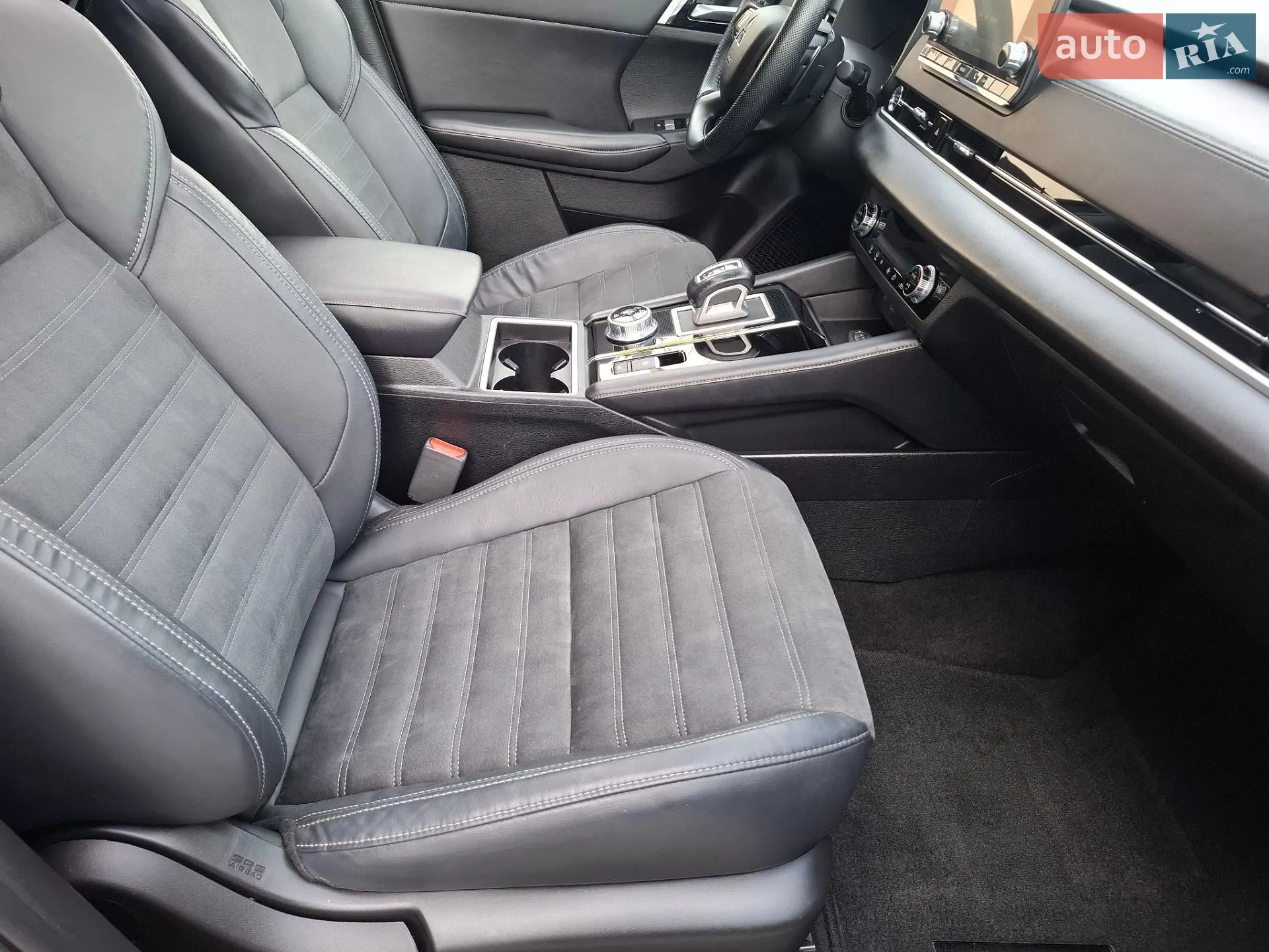2022 Mitsubishi Outlander - мініатюра 27