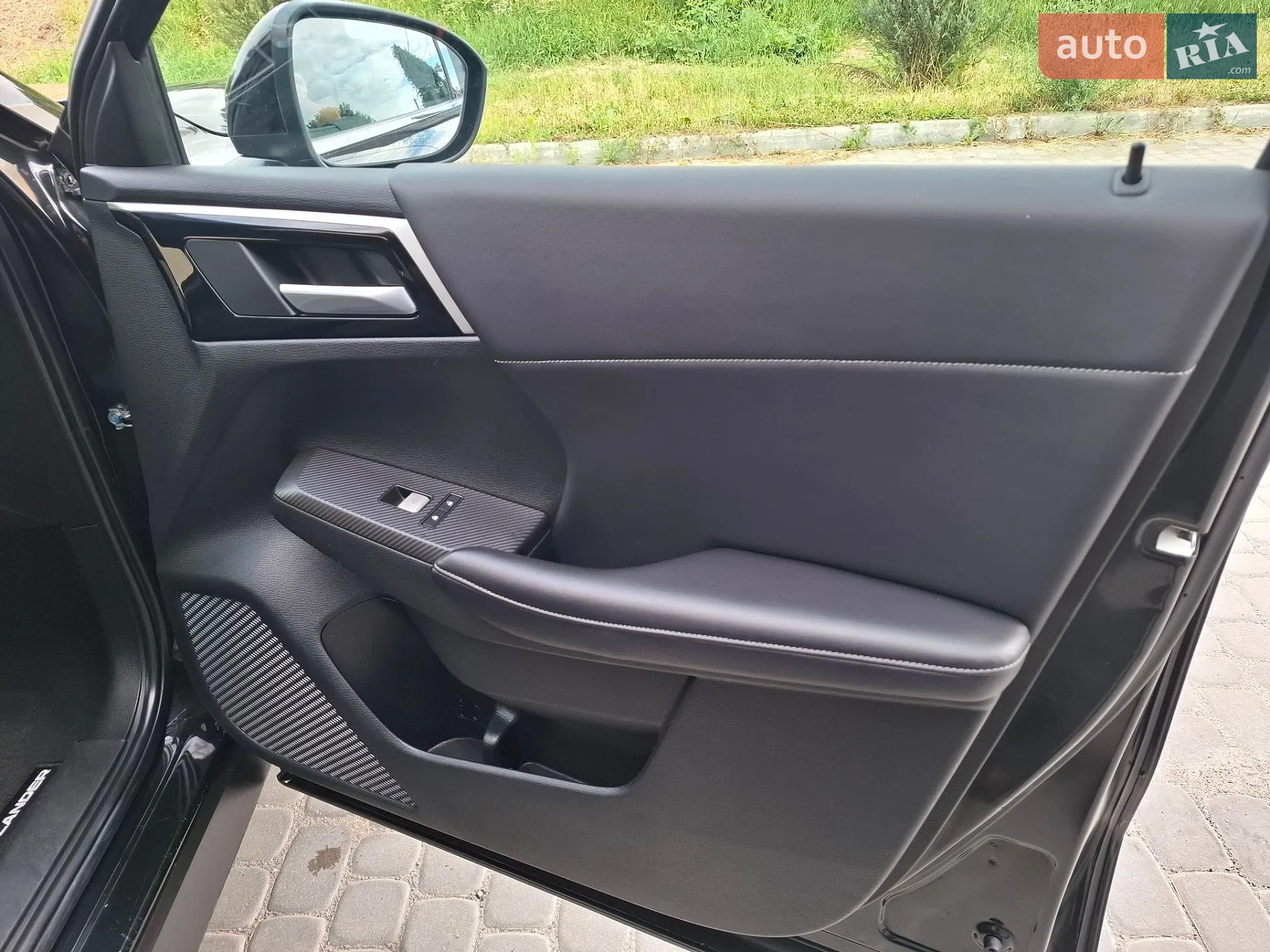 2022 Mitsubishi Outlander - мініатюра 37