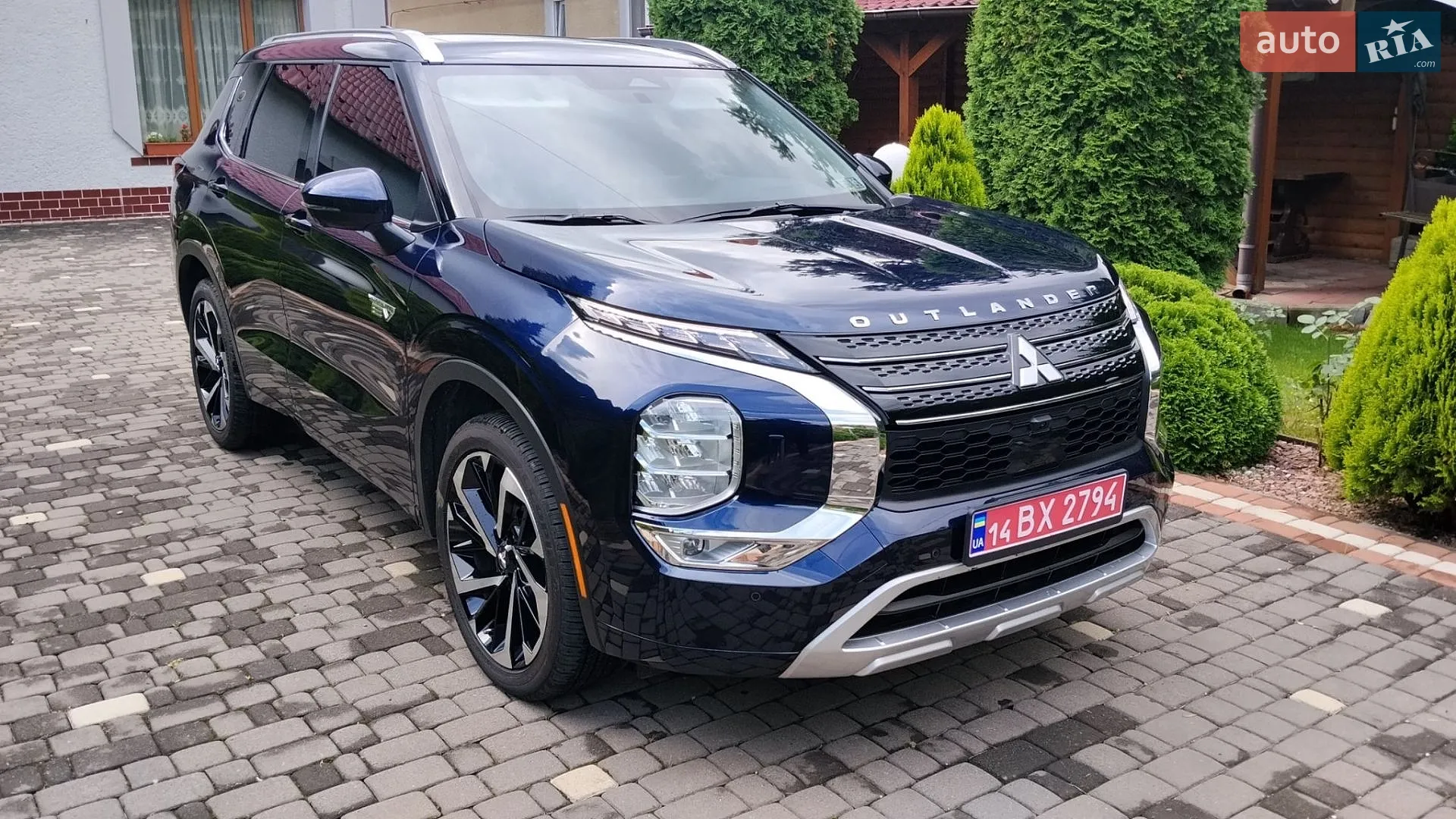 2025 Mitsubishi Outlander - фото 1
