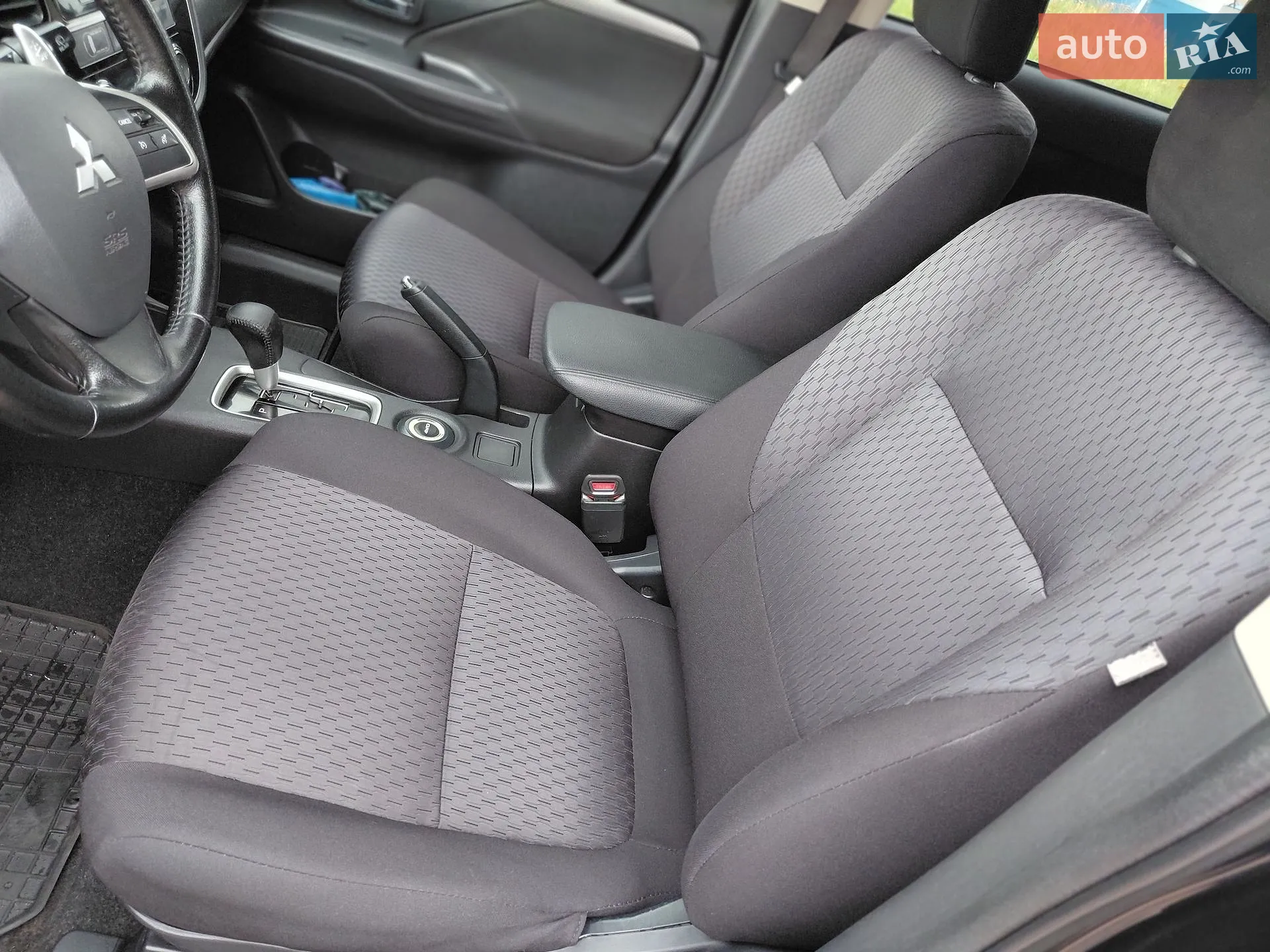 2012 Mitsubishi Outlander - мініатюра 16