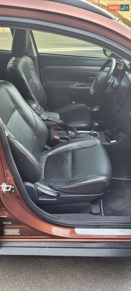 2013 Mitsubishi Outlander - мініатюра 27