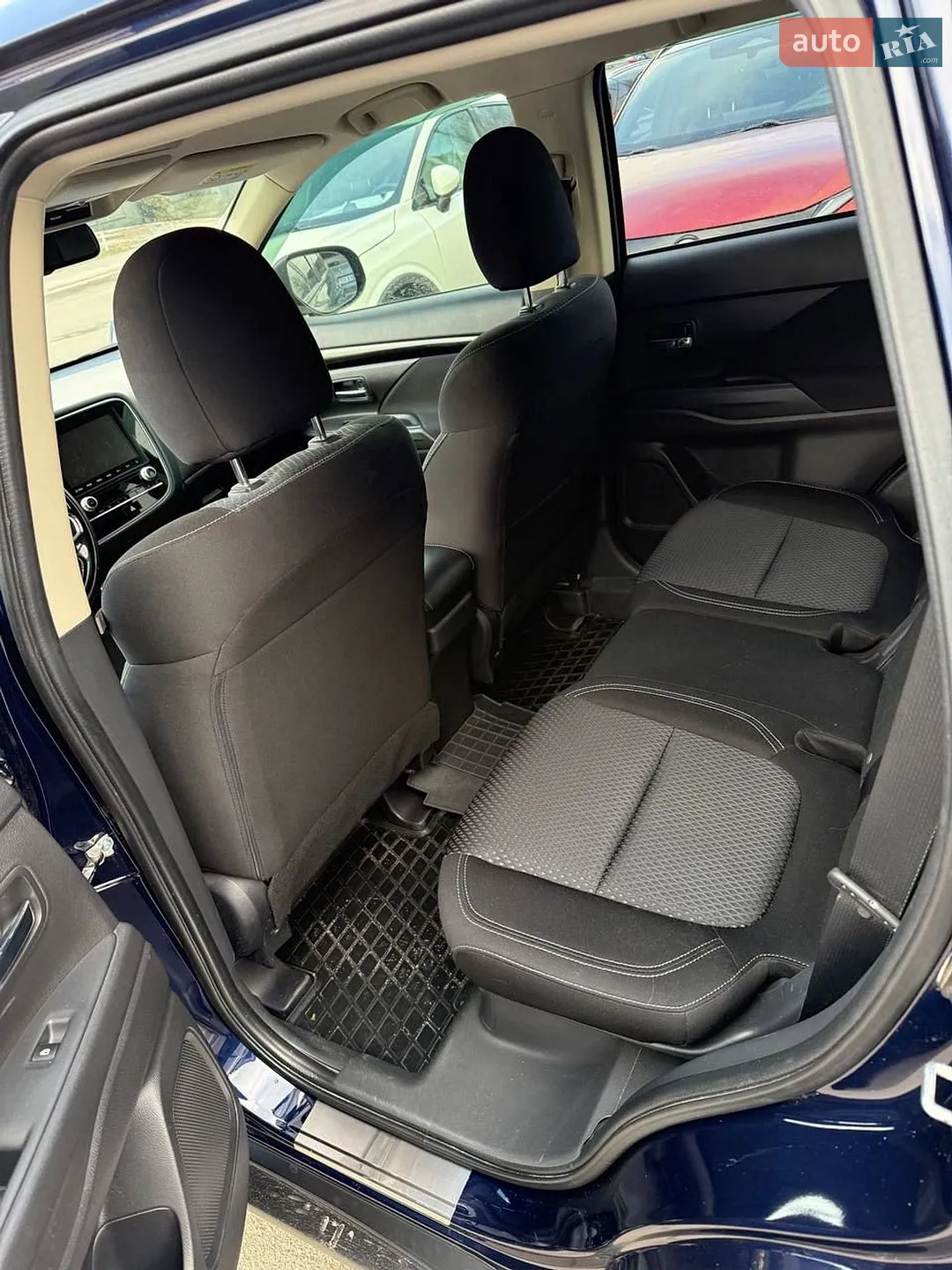 2021 Mitsubishi Outlander - мініатюра 16